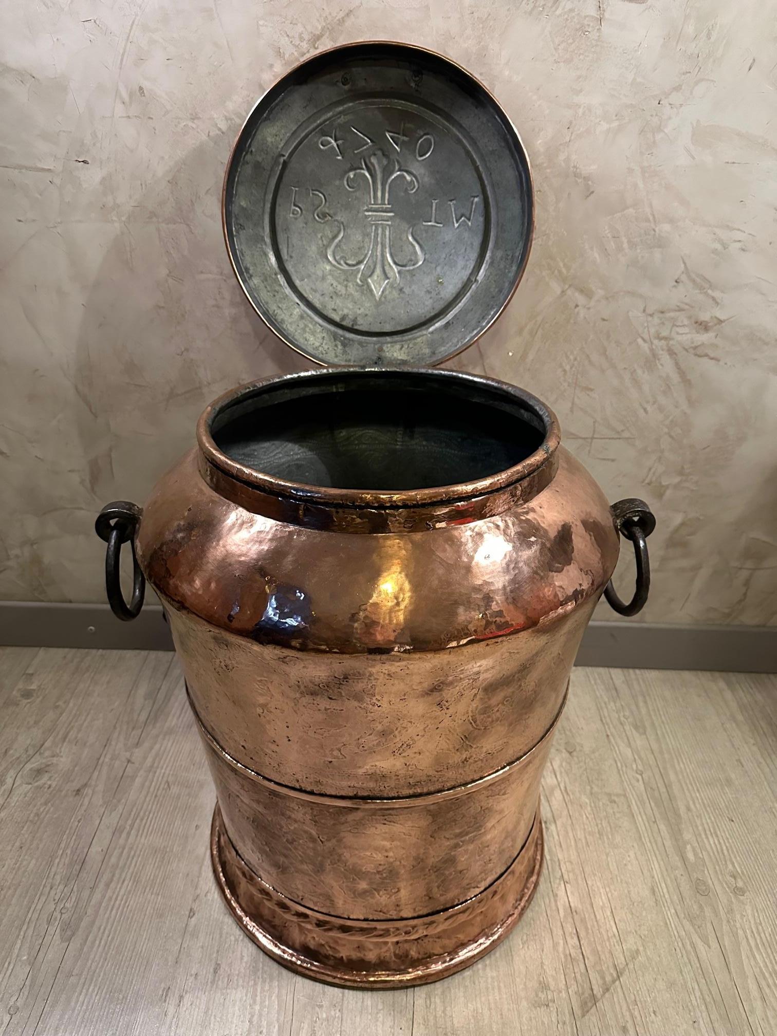 18th century French Louis XIV Copper Seeds Tank or Urn, 1740s For Sale 4