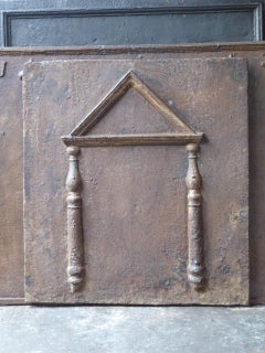 16th-17th Century French Gothic 'Pillars and Pediment' Fireback