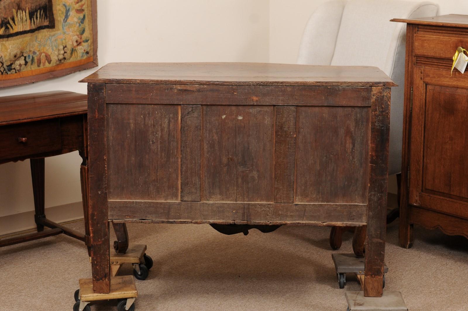 18th Century French Louis XV 2-Drawer Walnut Commode with Pierced Apron 7