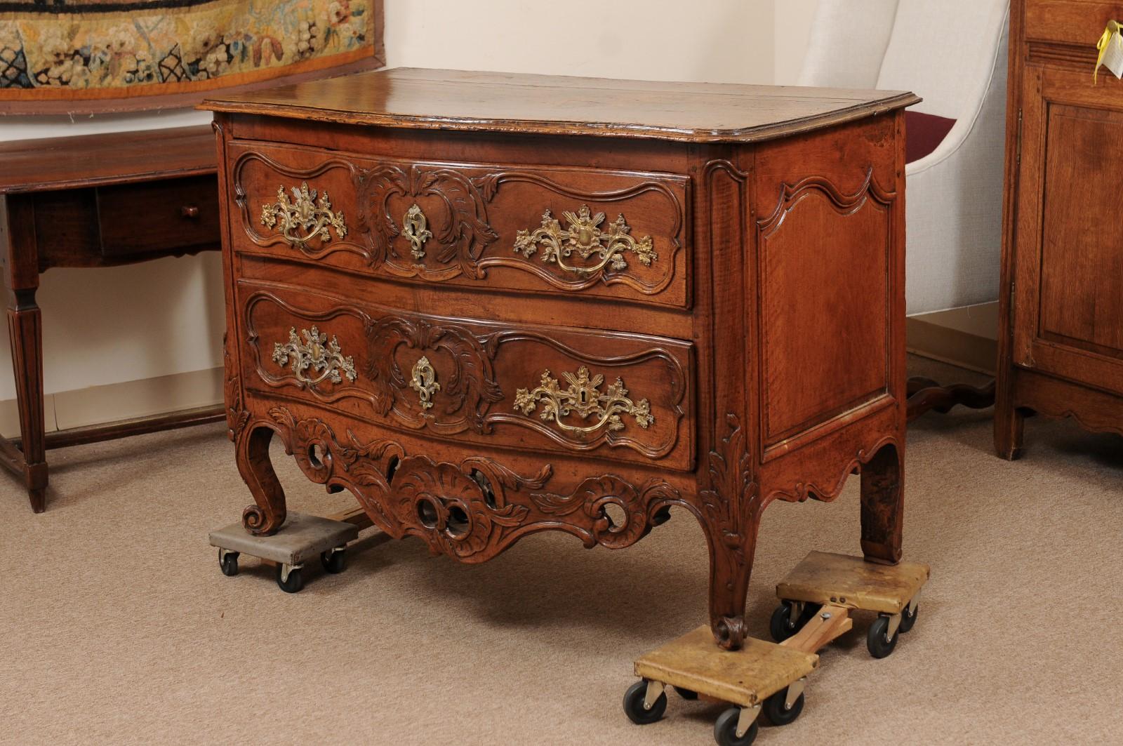 18th Century French Louis XV 2-Drawer Walnut Commode with Pierced Apron 10