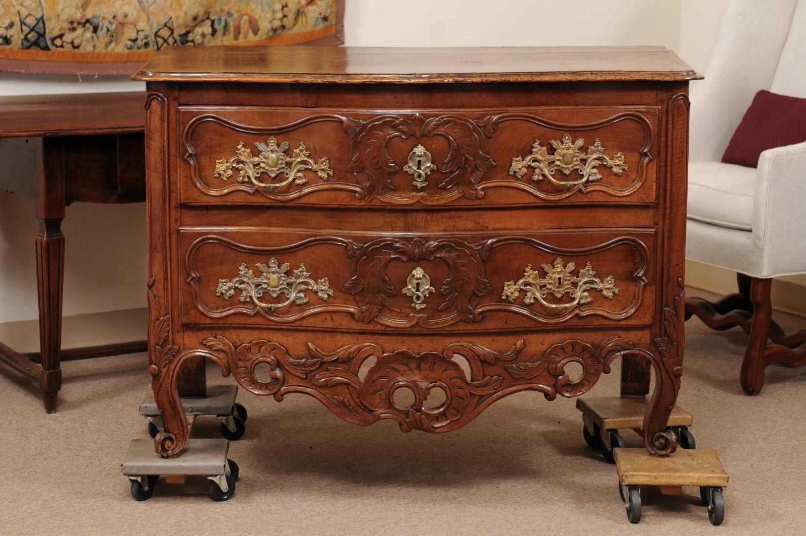 18th Century French Louis XV 2-Drawer Walnut Commode with Pierced Apron 12