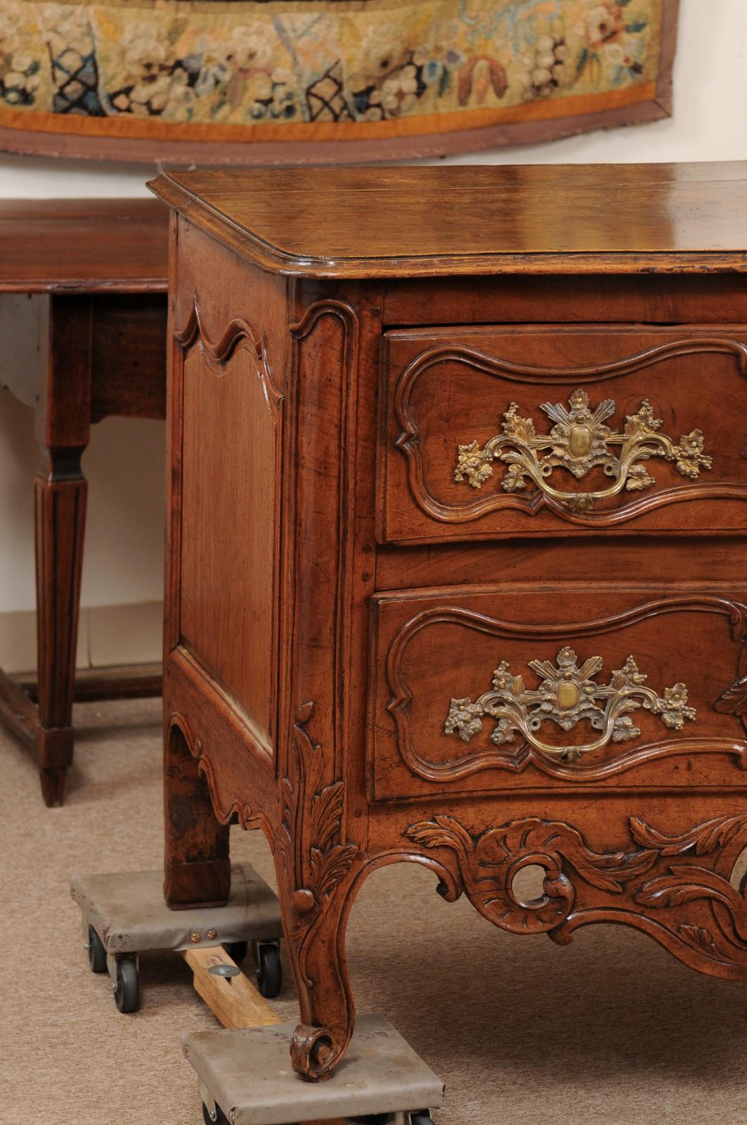 18th Century French Louis XV 2-Drawer Walnut Commode with Pierced Apron In Good Condition In Atlanta, GA