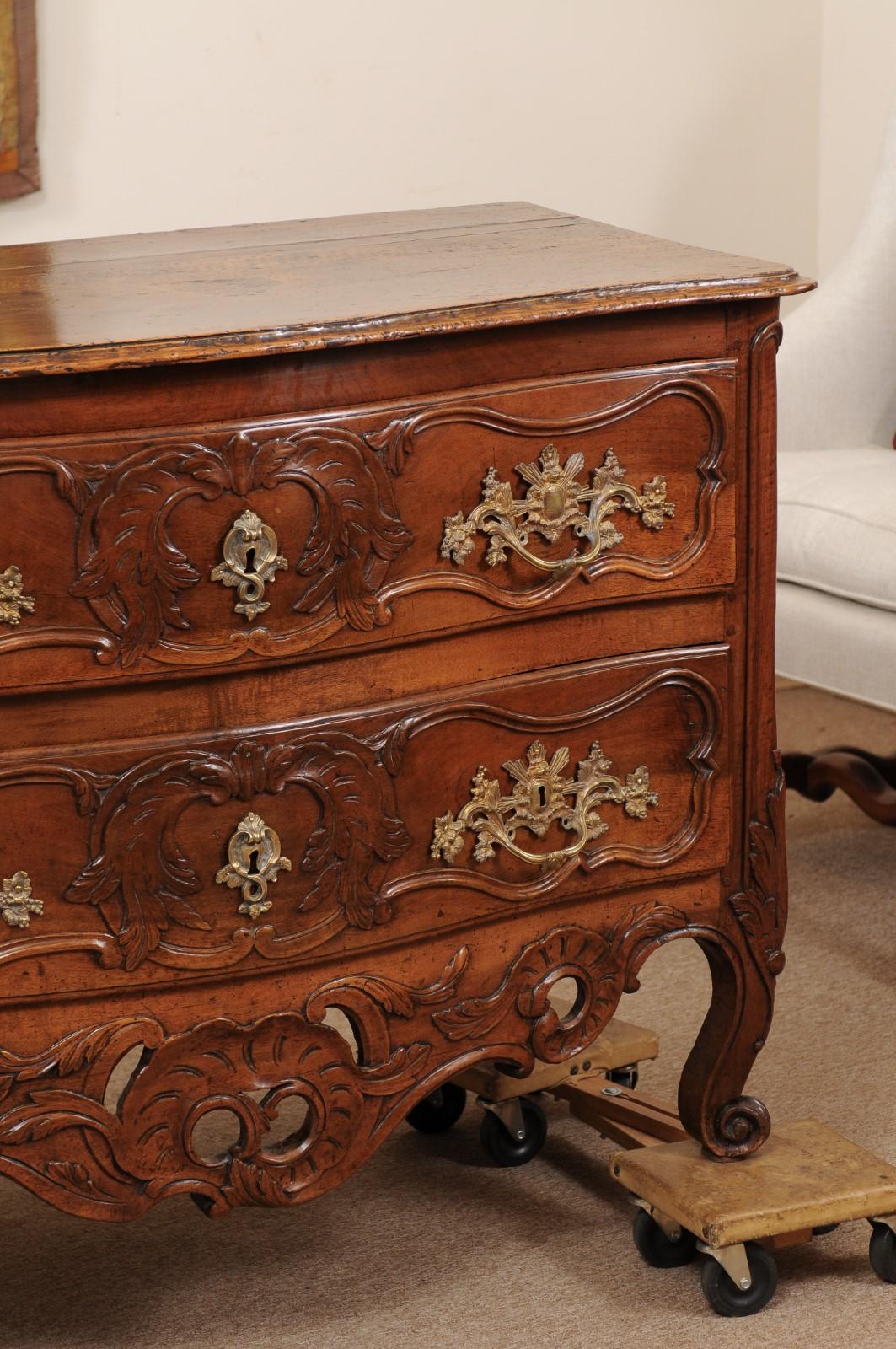 18th Century French Louis XV 2-Drawer Walnut Commode with Pierced Apron 1