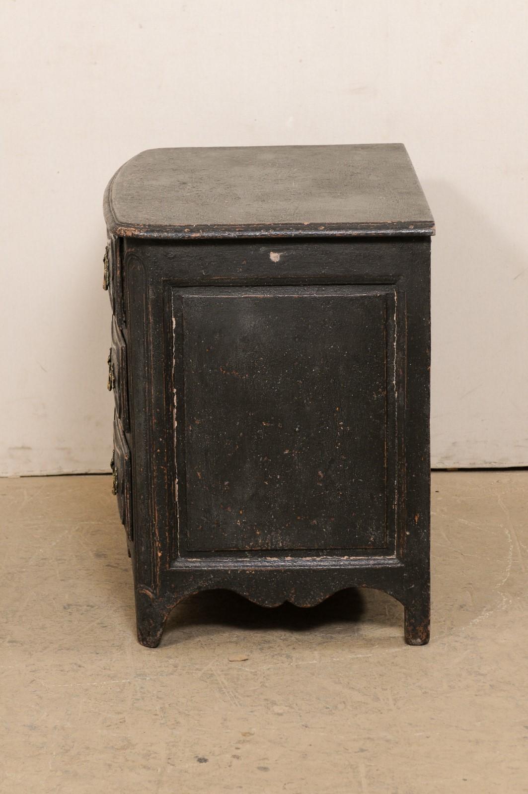 Commode française Louis XV du 18ème siècle à 5 tiroirs avec façade en nœud subtil en noir en vente 3