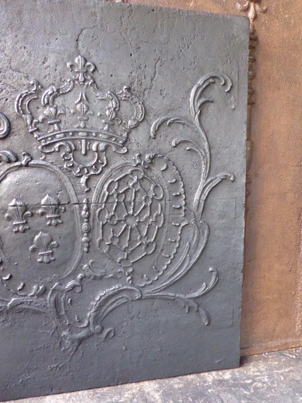18th Century French Louis XV 'Arms of France and Navarre' Fireback In Good Condition In Amerongen, NL