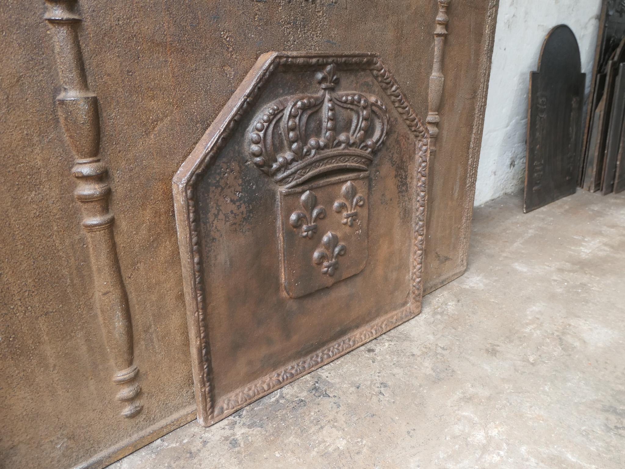 Plaque de cheminée Louis XV du 18ème siècle « Arms of France » en vente 3