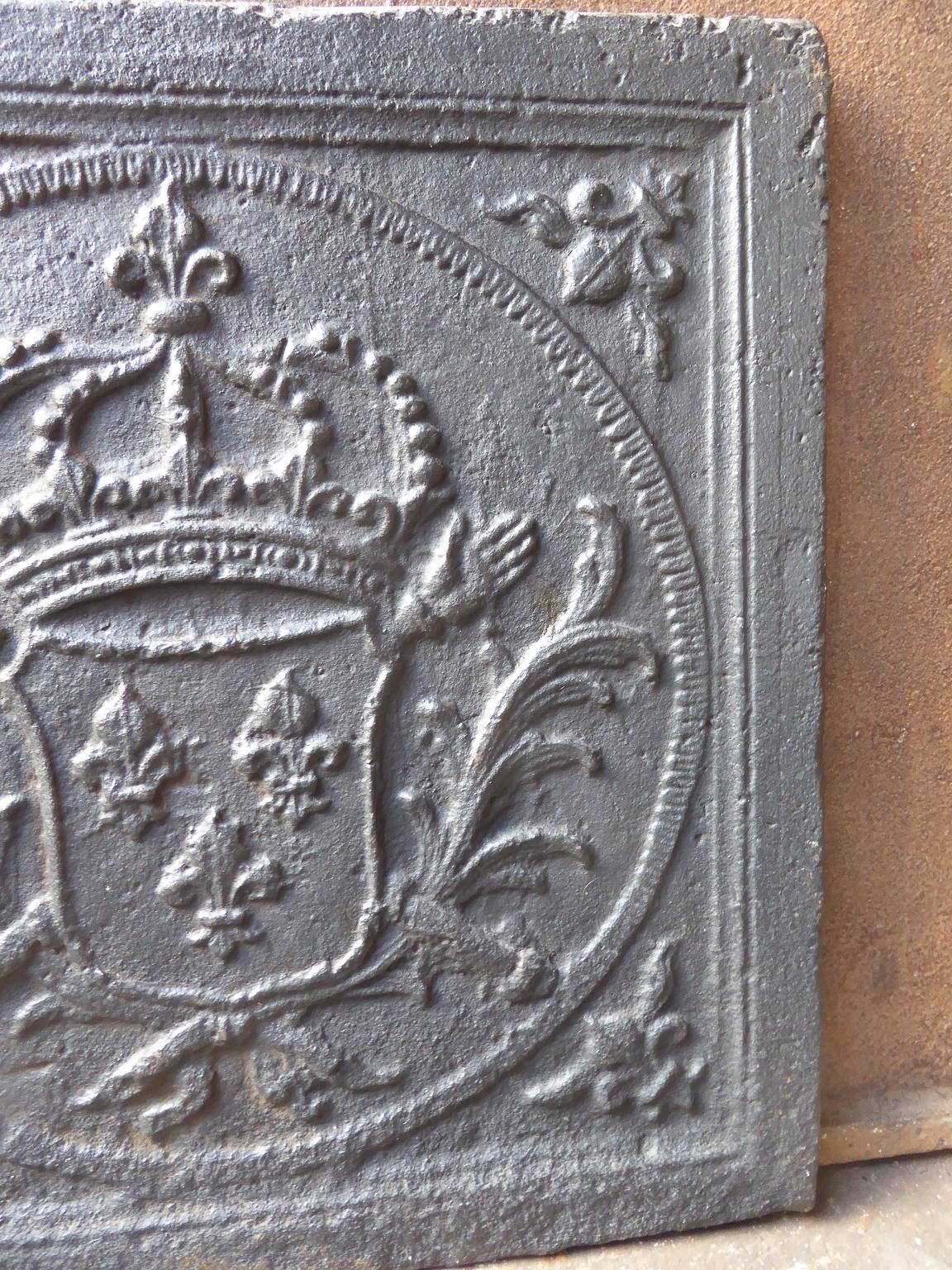 18th Century French Louis XV 'Arms of France' Fireback In Good Condition In Amerongen, NL