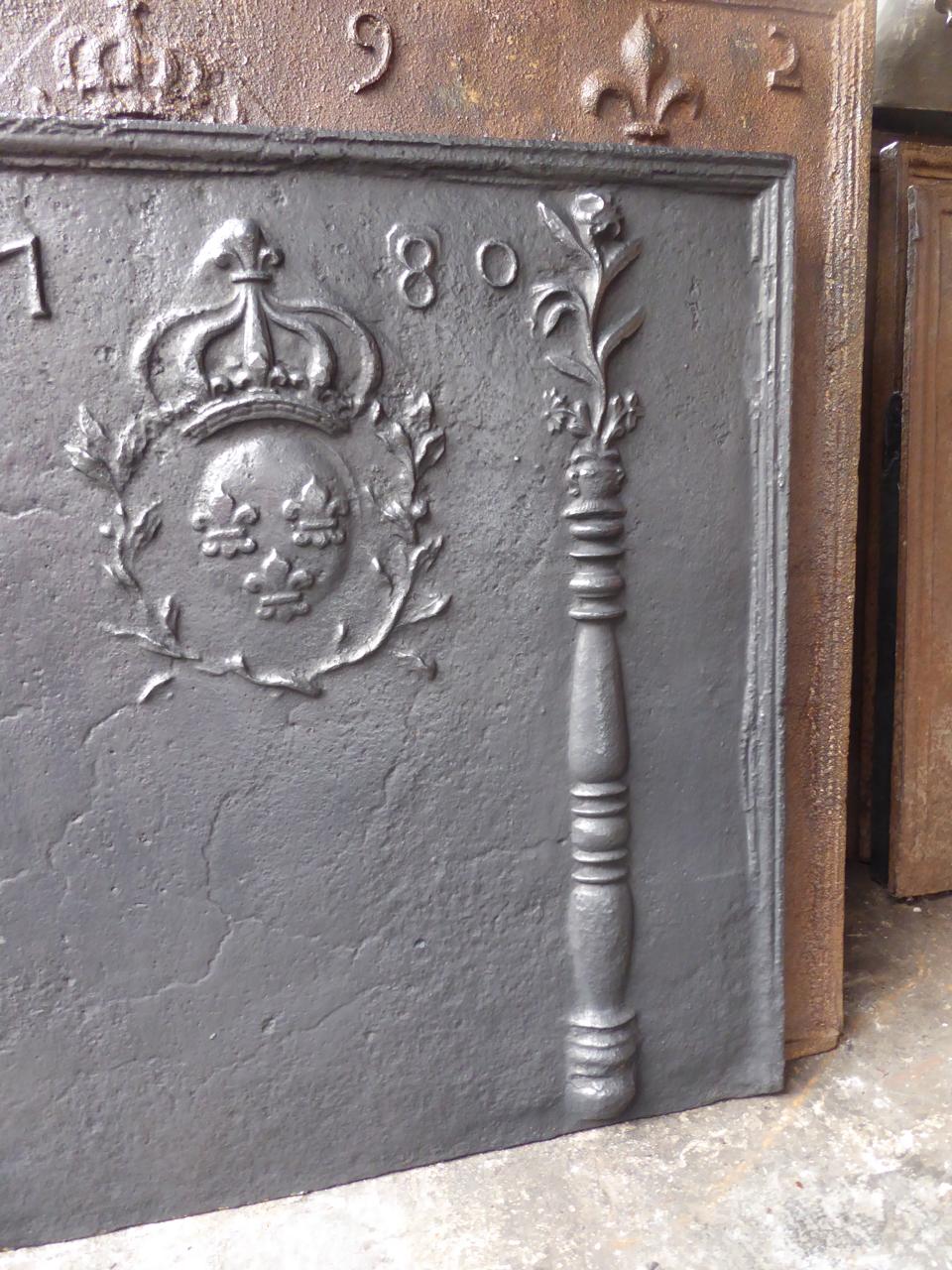 18th Century French Louis XV 'Arms of France' Fireback / Backsplash For Sale 2