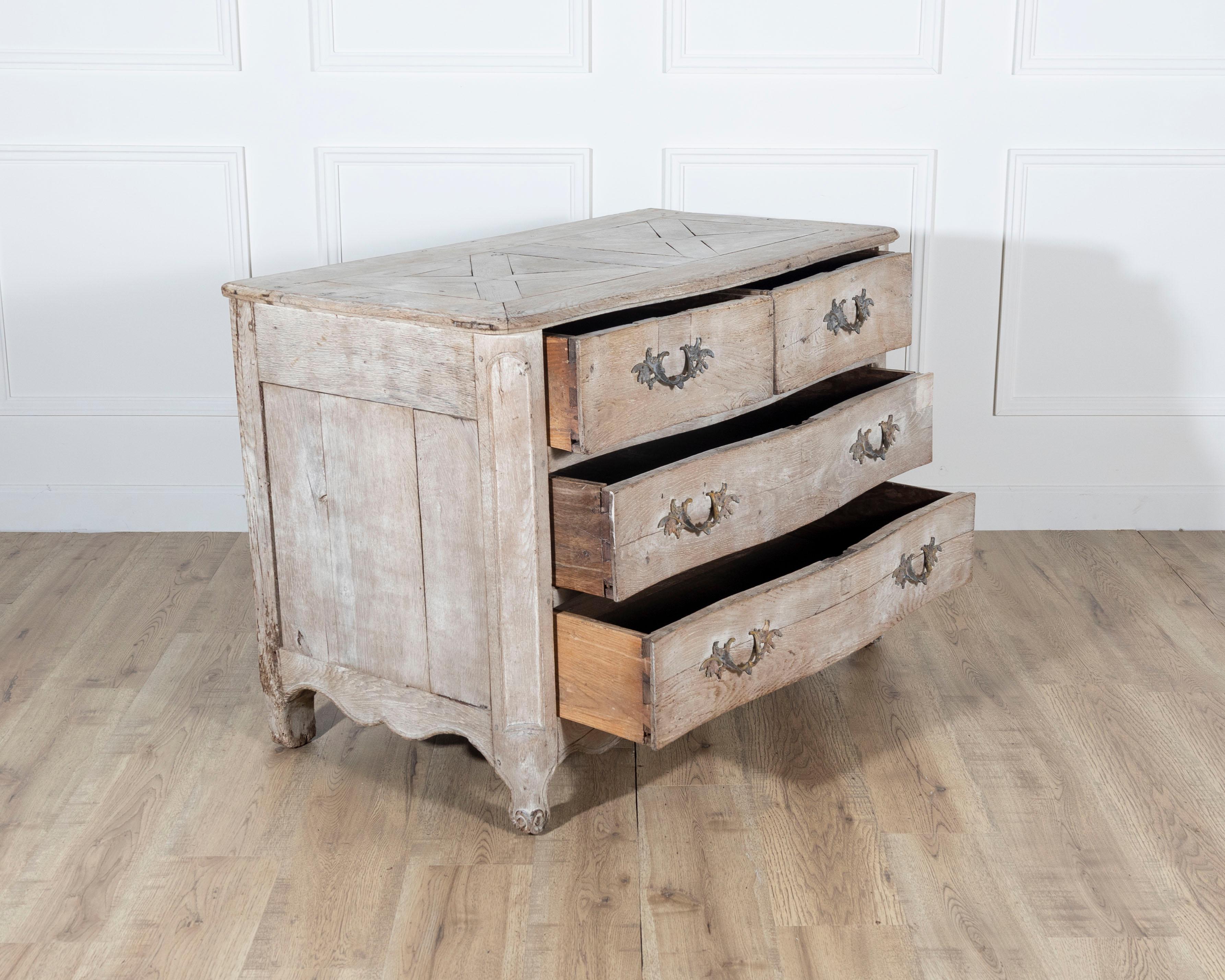 18th Century French Louis XV Bleached Oak Curved Commode with Parquet Top For Sale 2