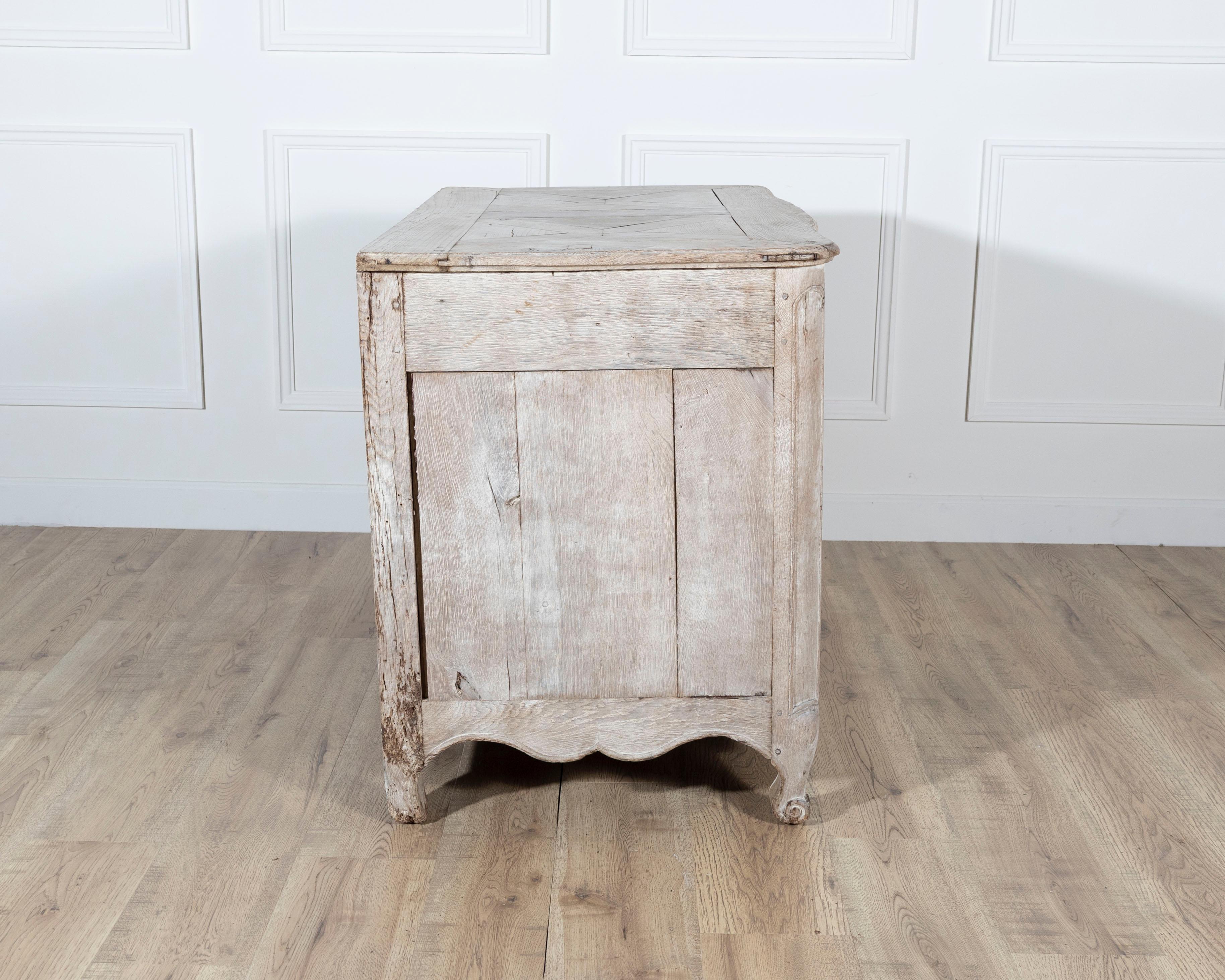 18th Century French Louis XV Bleached Oak Curved Commode with Parquet Top For Sale 3