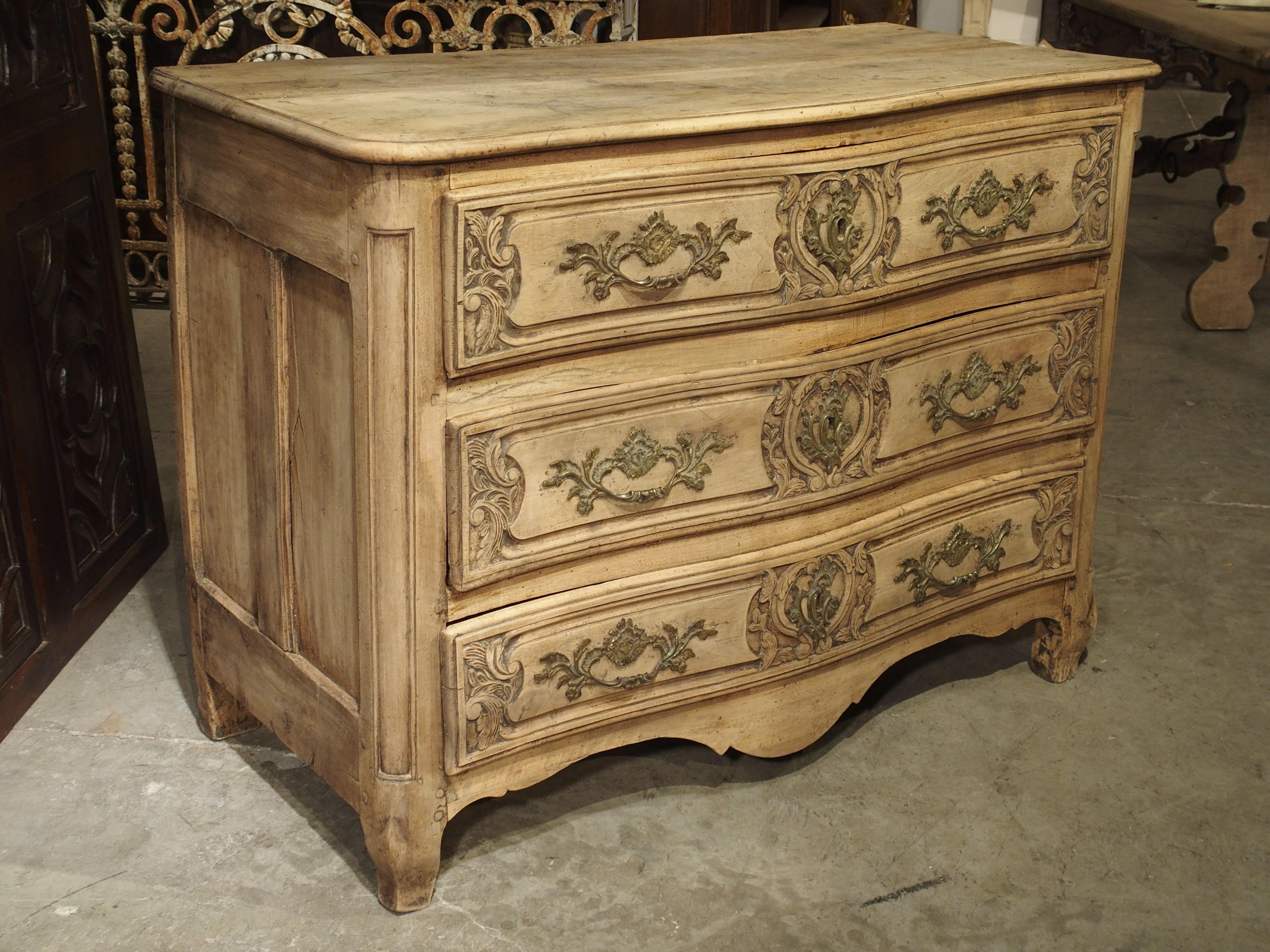 18th Century French Louis XV Bleached Walnut Commode In Fair Condition In Dallas, TX