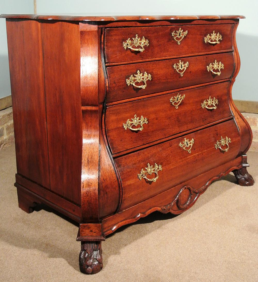 18th Century French Louis XV Bombe Cherry Chest of Drawers, circa 1780 For Sale 1