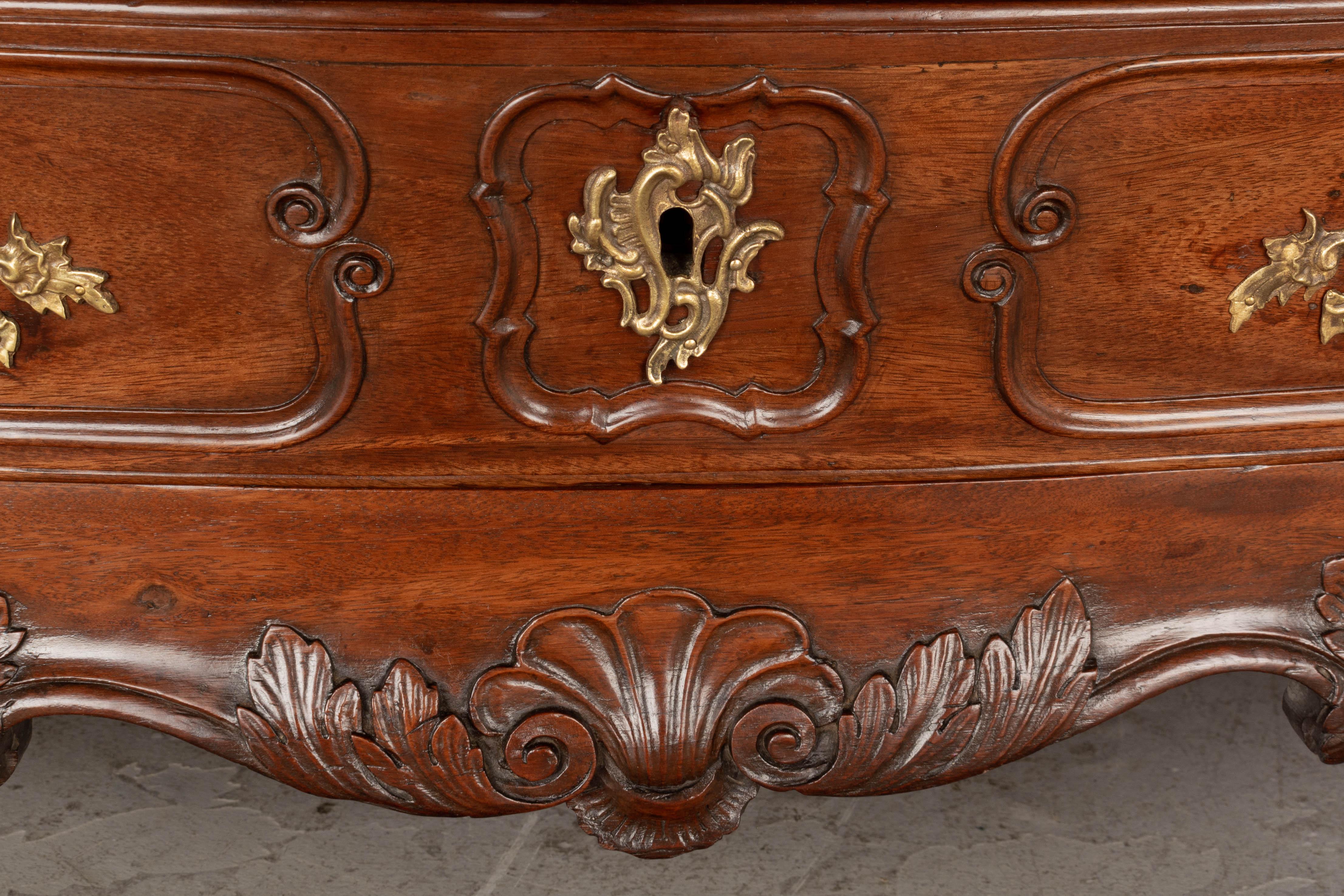Commode francese Luigi XV Bordelaise del XVIII secolo in vendita 7