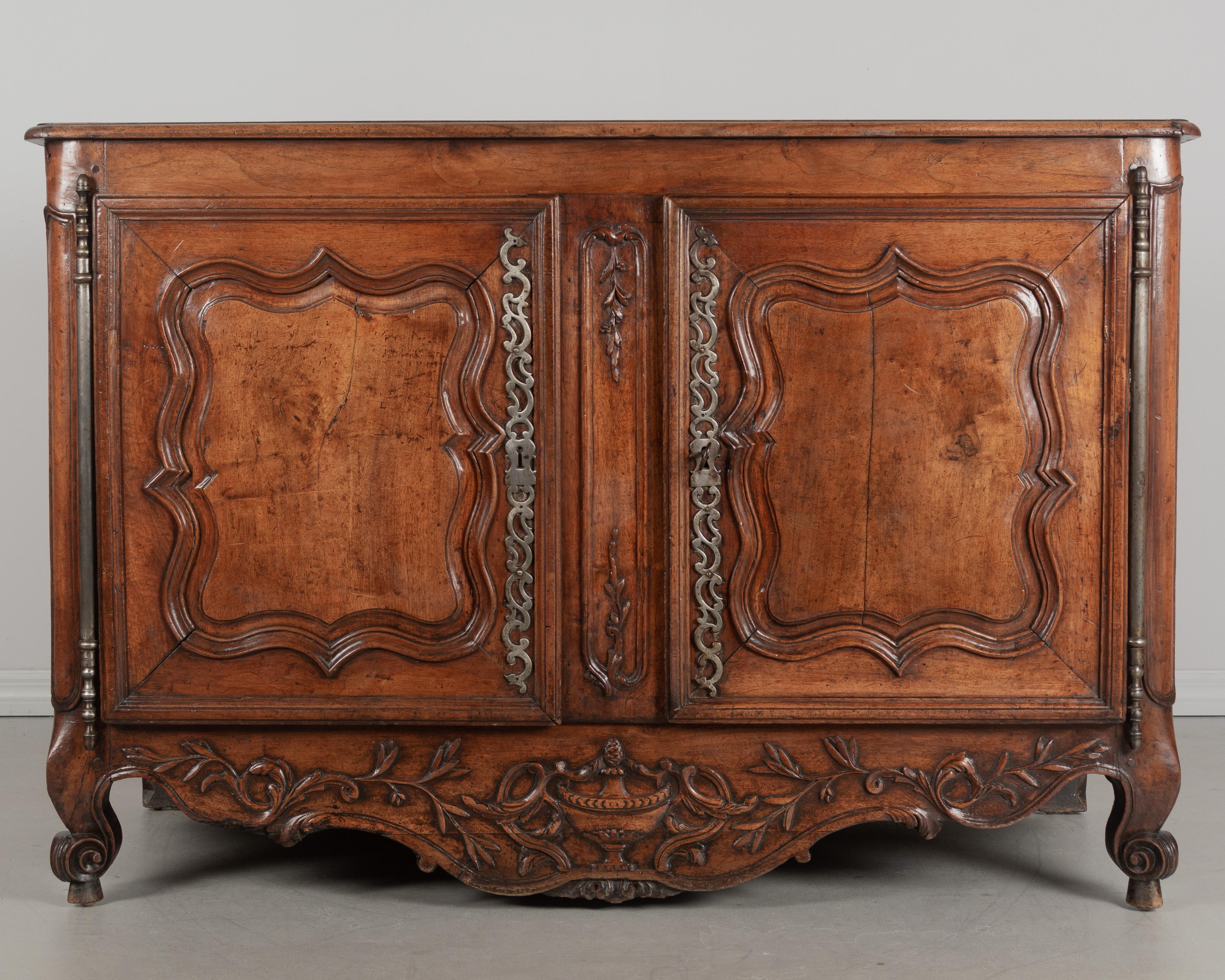 18th Century French Louis XV Buffet a Deux Corps or Sideboard For Sale 5