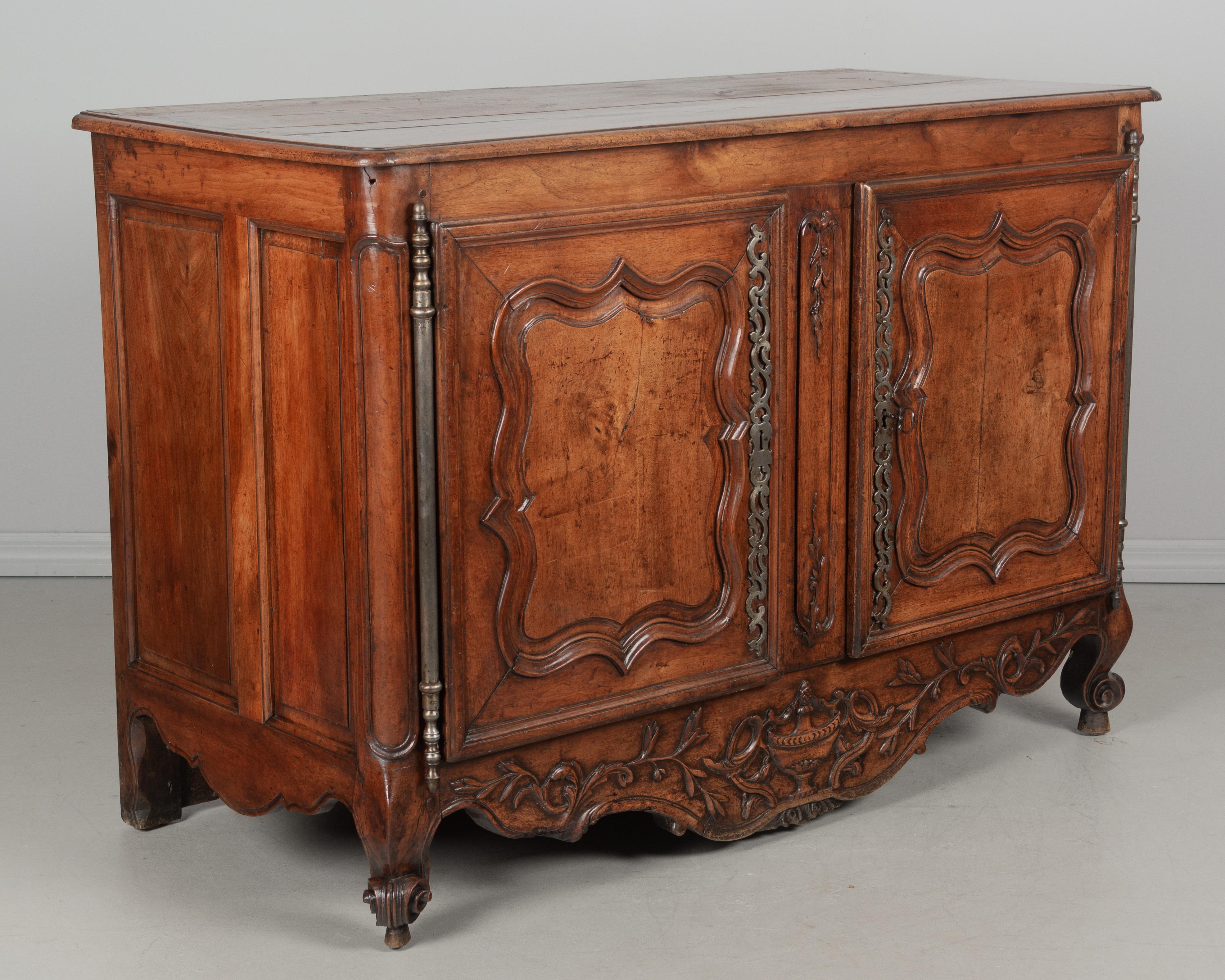 18th Century French Louis XV Buffet a Deux Corps or Sideboard For Sale 9
