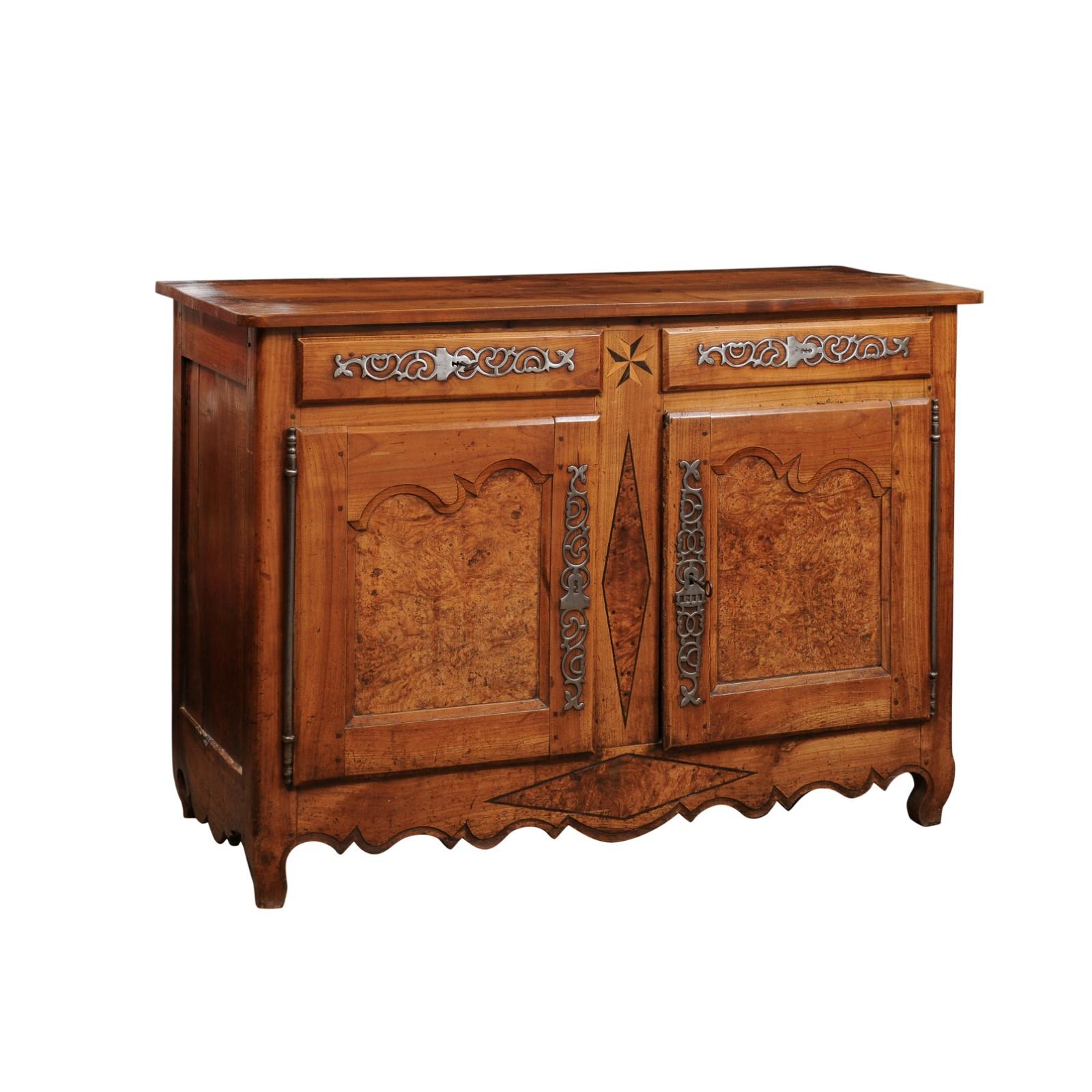 18th Century French Louis XV Buffet in Fruitwood & Yew For Sale 7
