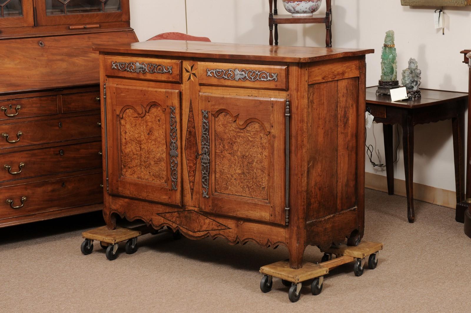 18th Century French Louis XV Buffet in Fruitwood & Yew For Sale 3