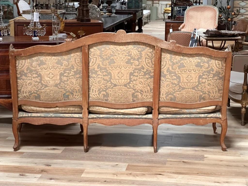18th Century French Louis XV Canape Settee with Fortuny Upholstery In Good Condition For Sale In Charlottesville, VA