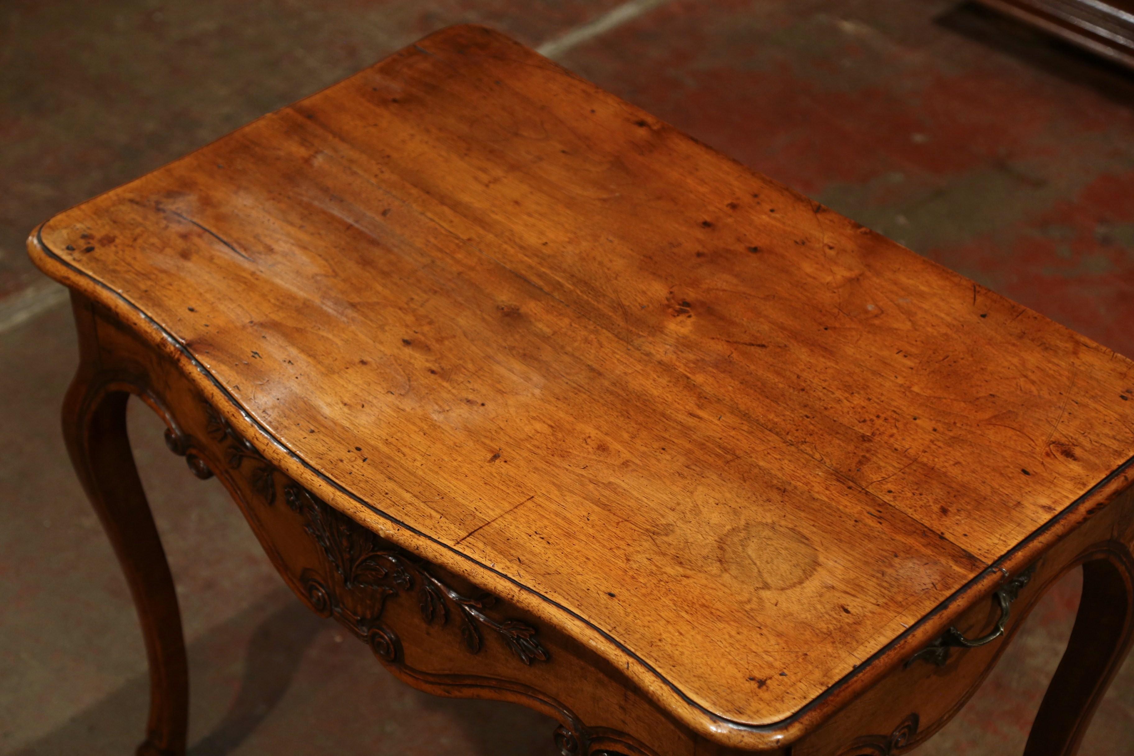 18th Century French Louis XV Carved Bombe Walnut Console Table from Provence 2