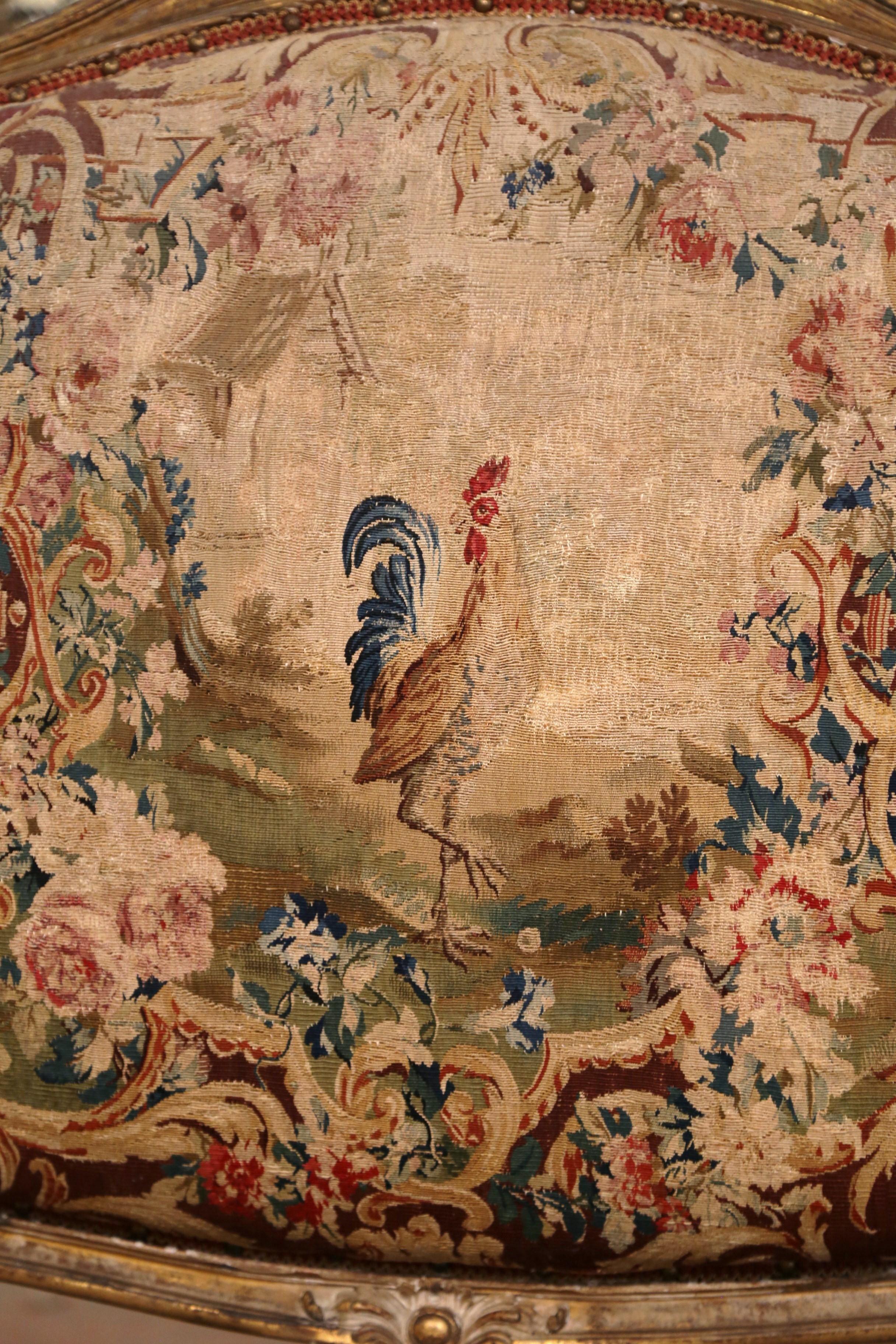 Canapè francese Luigi XV del XVIII secolo in legno dorato intagliato con arazzo Aubusson in vendita 4