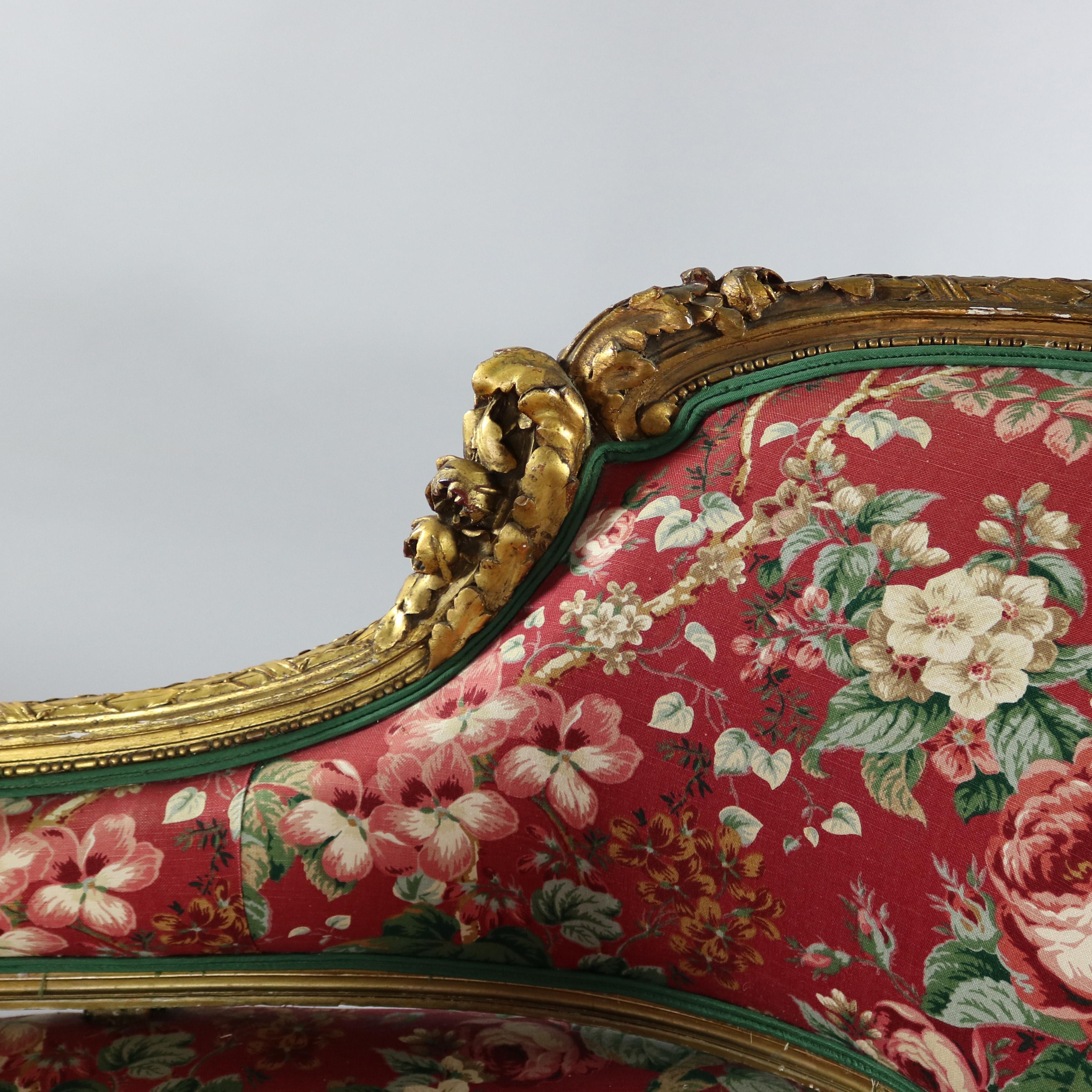 Upholstery 18th Century French Louis XV Carved Giltwood Upholstered Recamier Settee