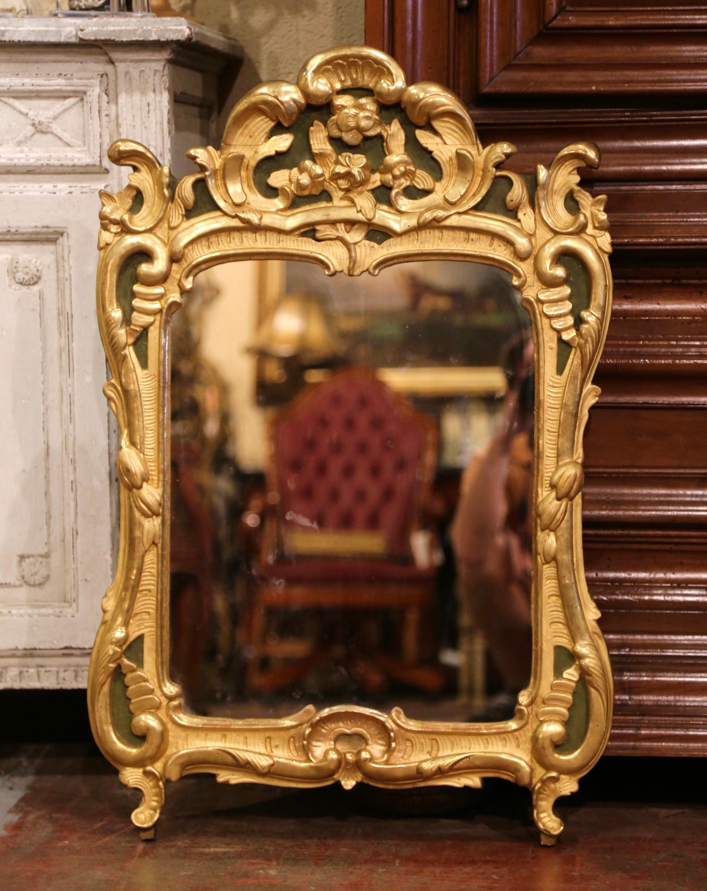 18th Century French Louis XV Carved Giltwood Wall Mirror from Provence In Excellent Condition In Dallas, TX