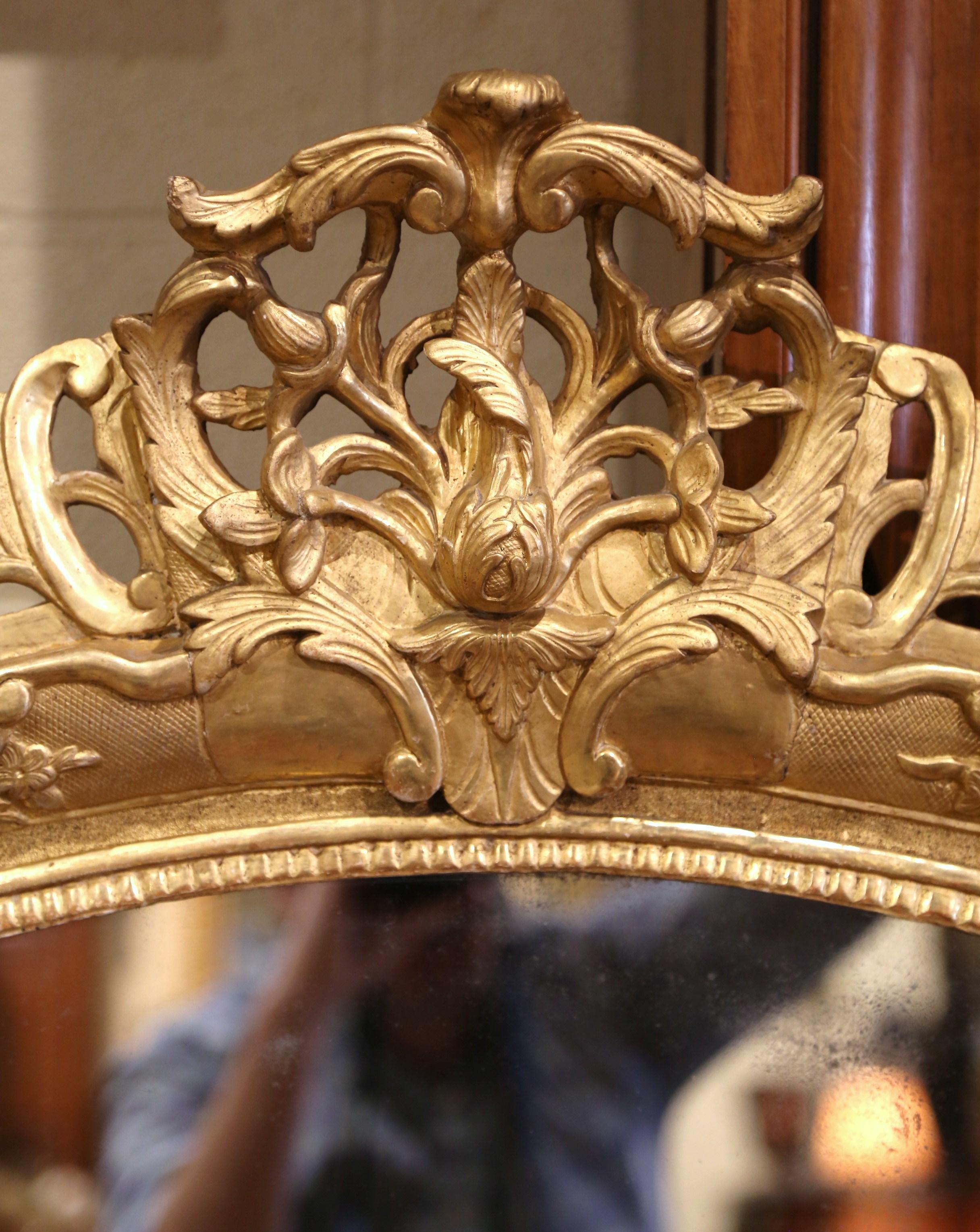 18th Century French Louis XV Carved Giltwood Wall Mirror from Provence In Excellent Condition In Dallas, TX