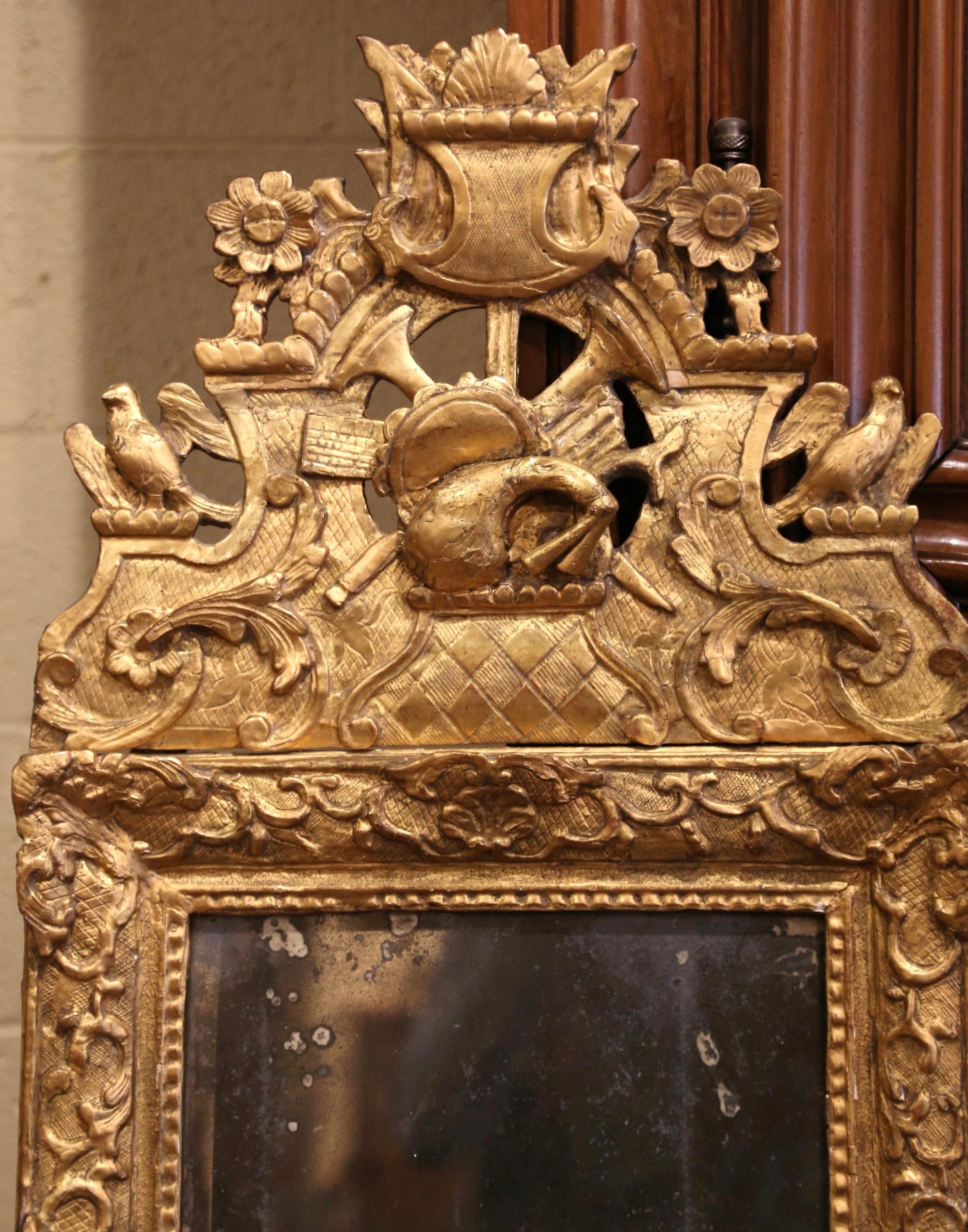 18th Century French Louis XV Carved Giltwood Wall Mirror from Provence In Excellent Condition For Sale In Dallas, TX