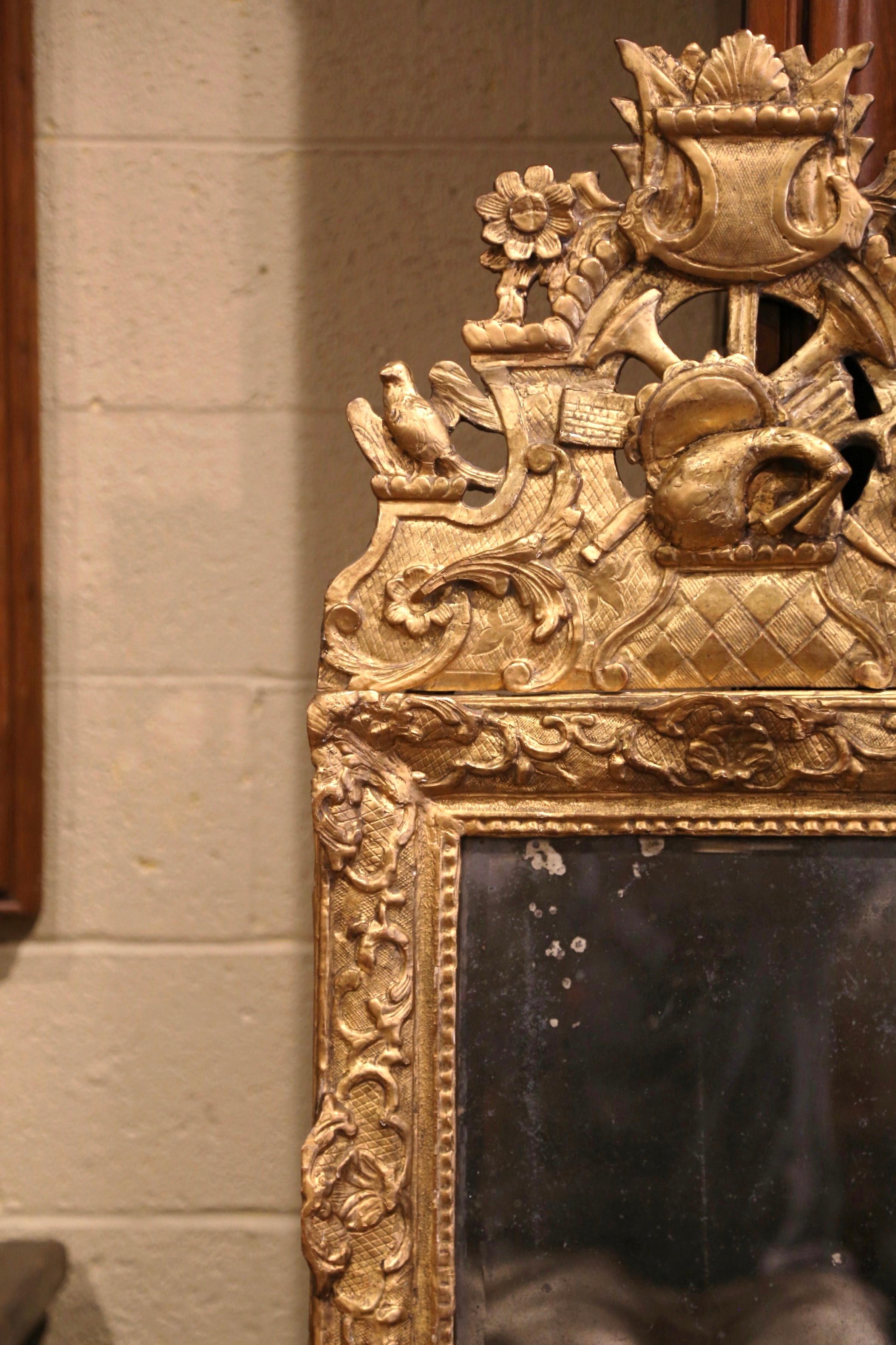 18th Century French Louis XV Carved Giltwood Wall Mirror from Provence For Sale 1