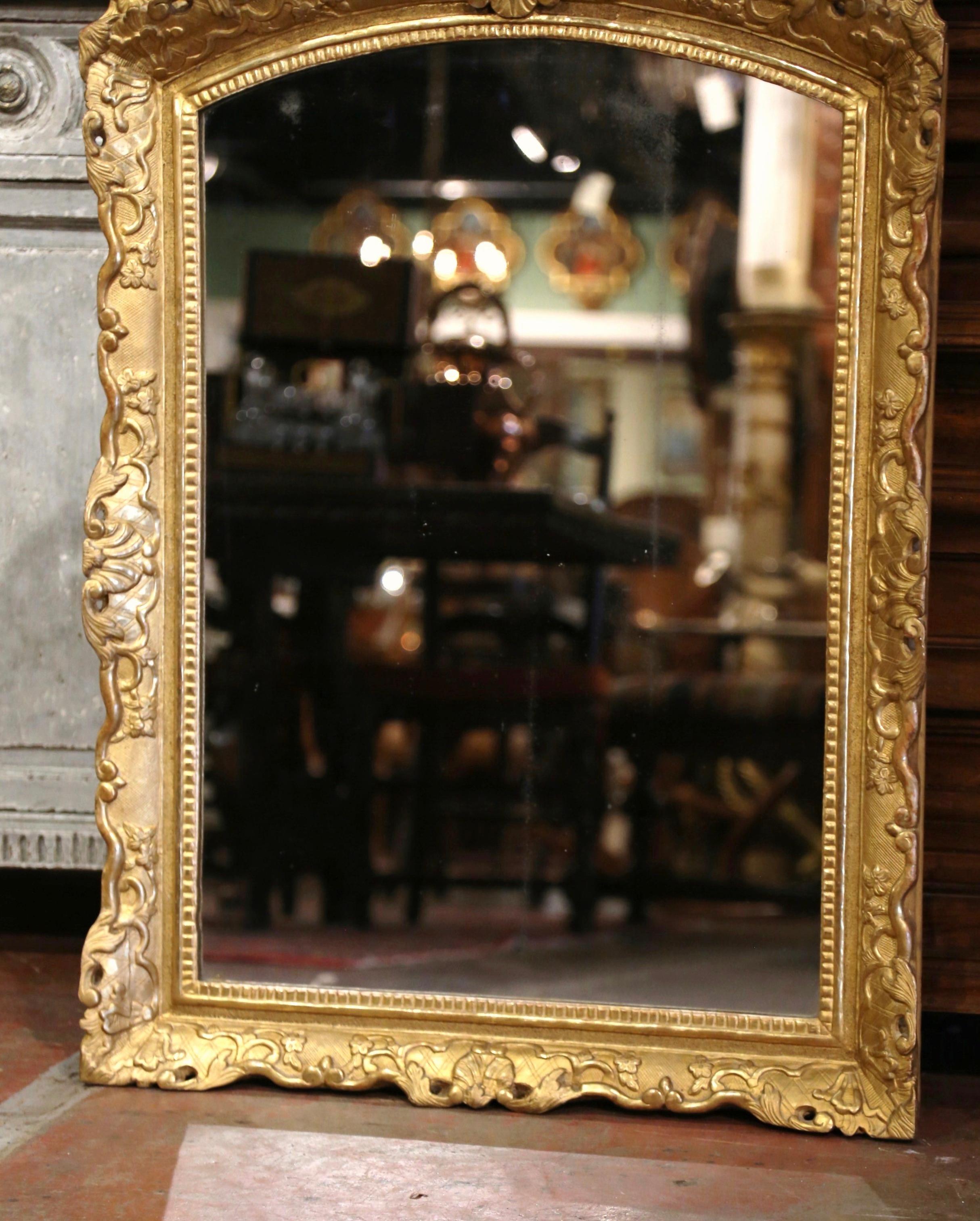 18th Century French Louis XV Carved Giltwood Wall Mirror from Provence 3