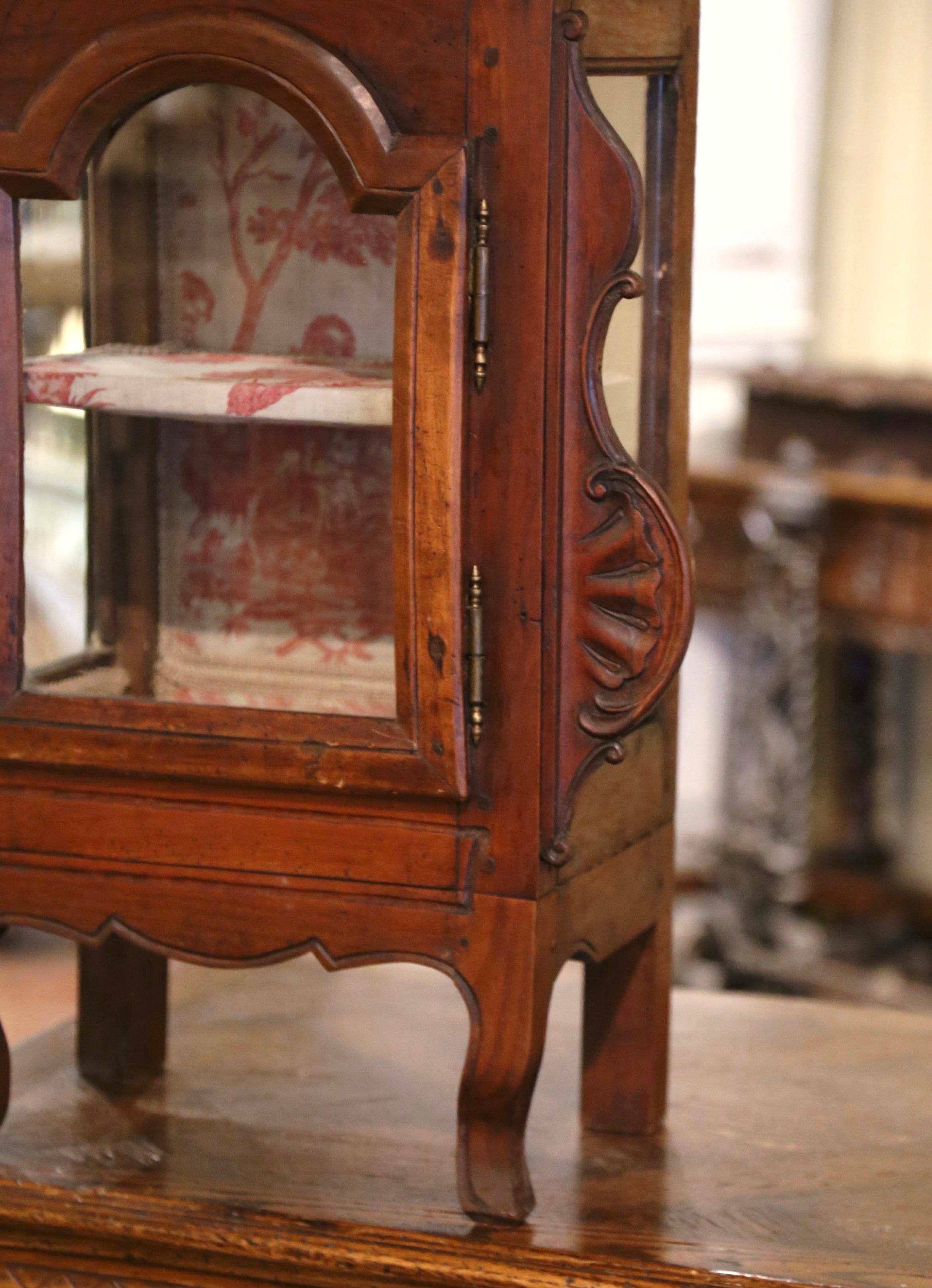 18th Century French Louis XV Carved Walnut and Glass Wall Vitrine Cabinet  In Excellent Condition For Sale In Dallas, TX