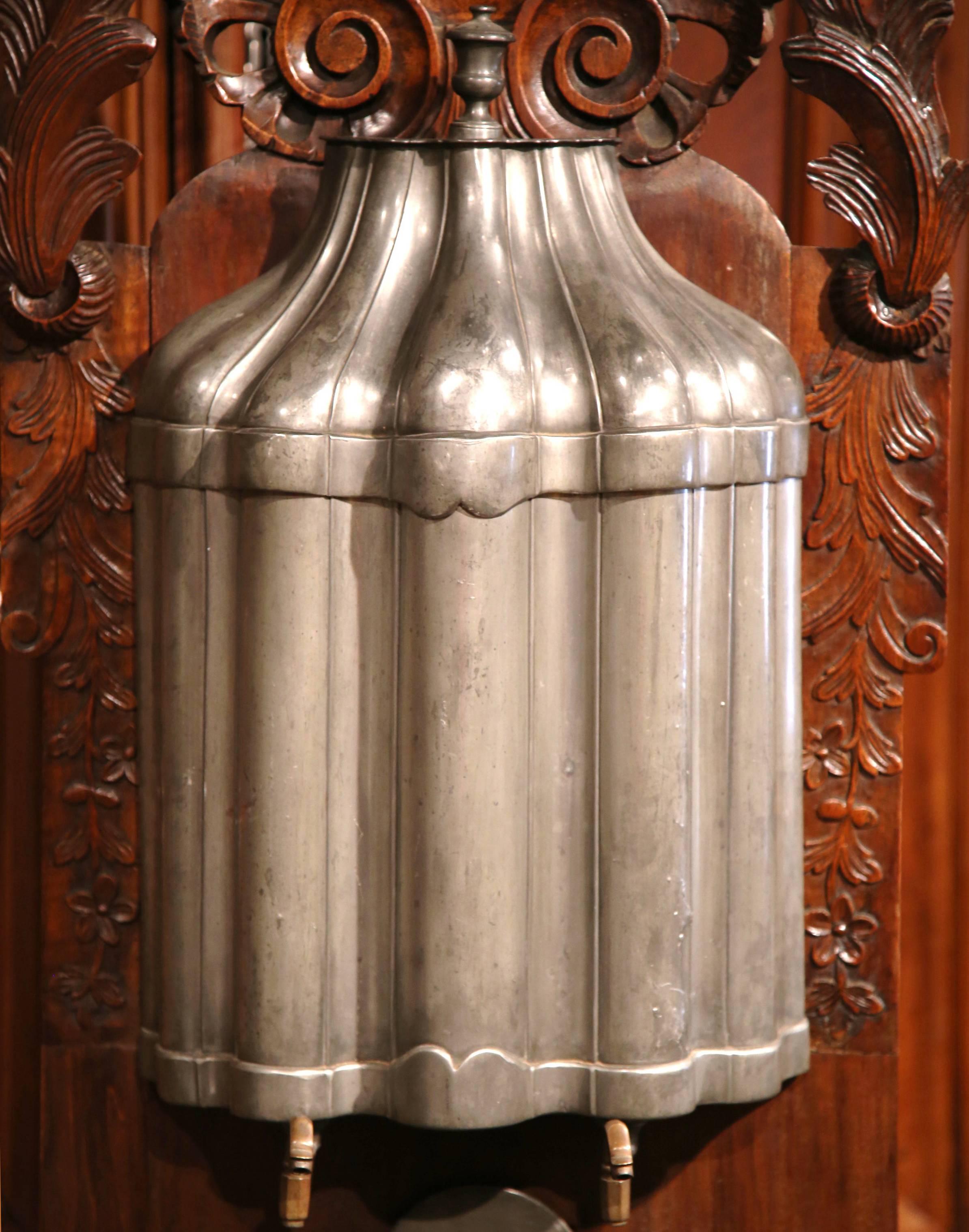18th Century French Louis XV Carved Walnut and Pewter Fountain Lavabo on Stand In Excellent Condition For Sale In Dallas, TX