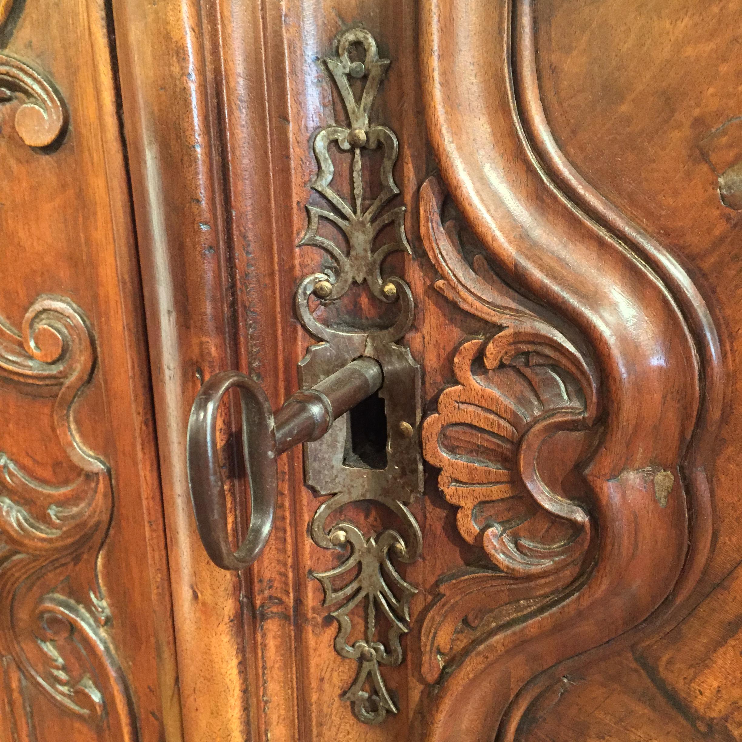 18th Century French Louis XV Carved Walnut Armoire from Lyon For Sale 6