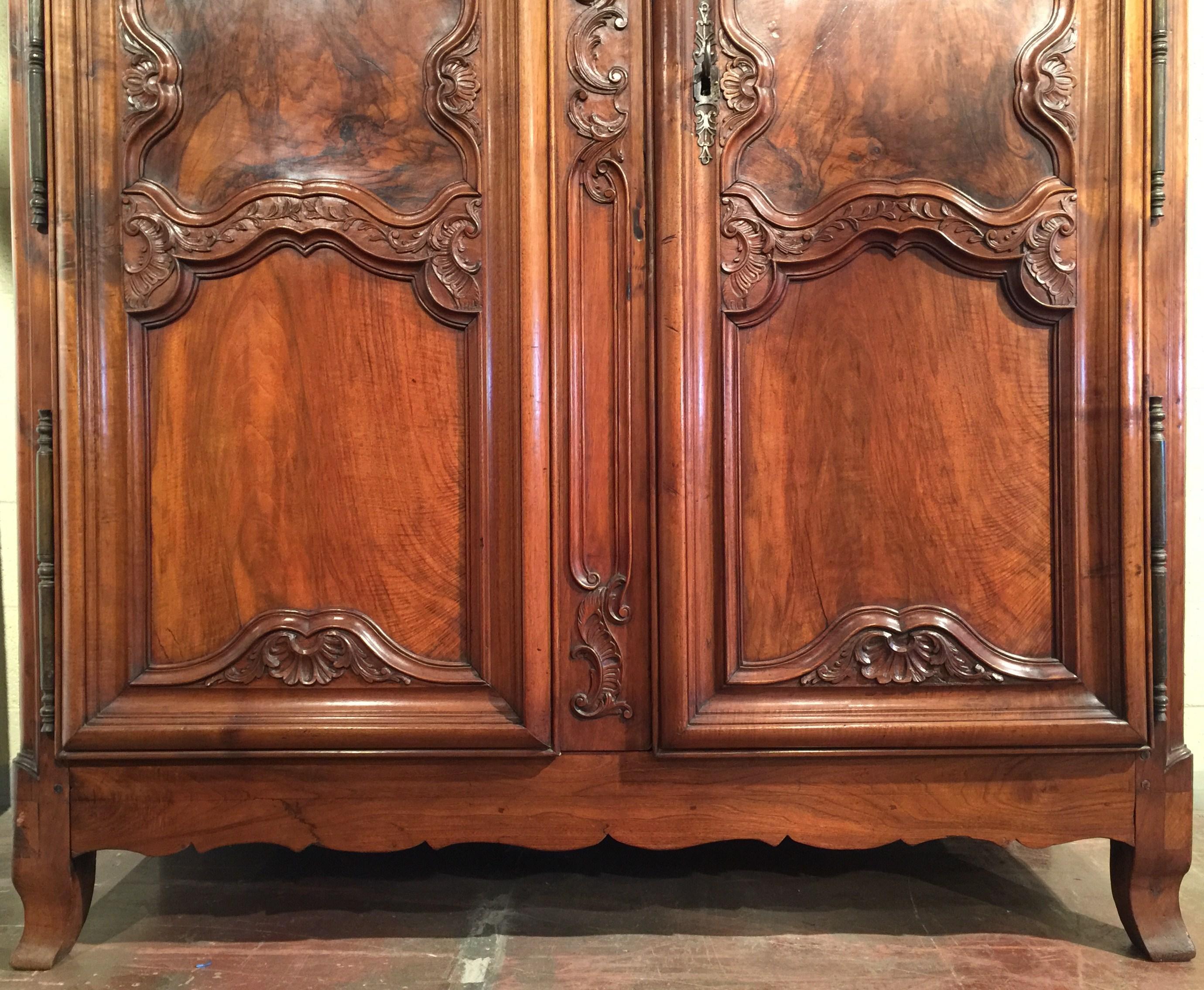 18th Century French Louis XV Carved Walnut Armoire from Lyon For Sale 1