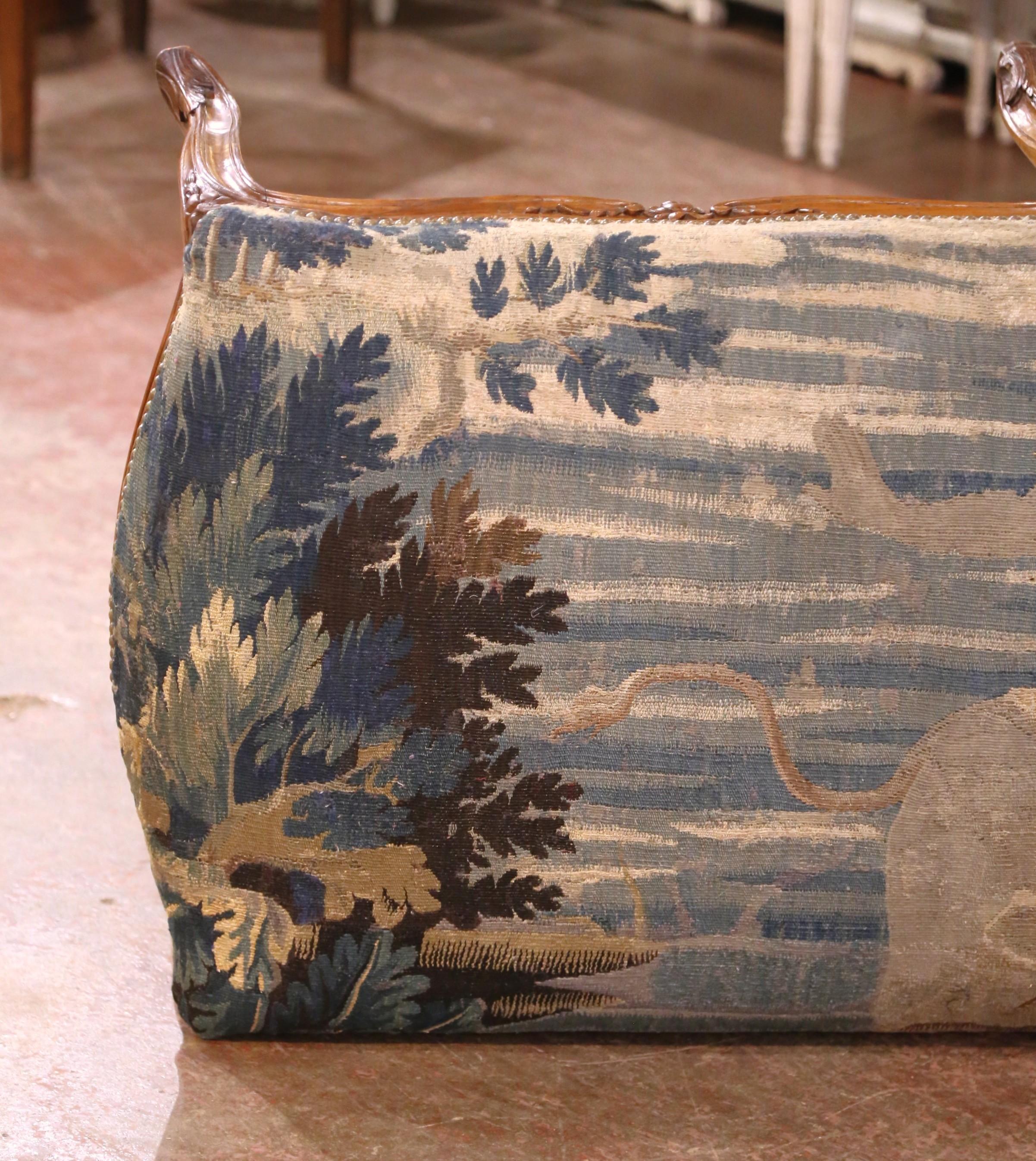 18th Century French Louis XV Carved Walnut Banquette with Aubusson Tapestry In Excellent Condition In Dallas, TX