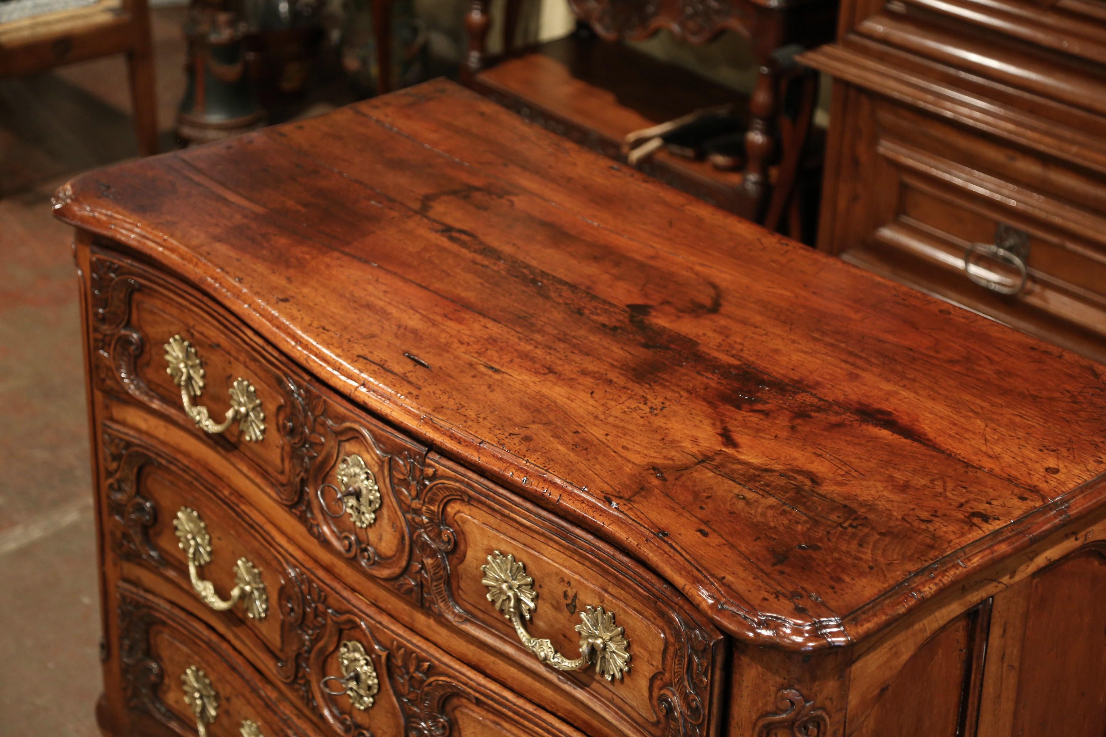 18th Century French Louis XV Carved Walnut Bombe Chest of Drawers from Lyon 5