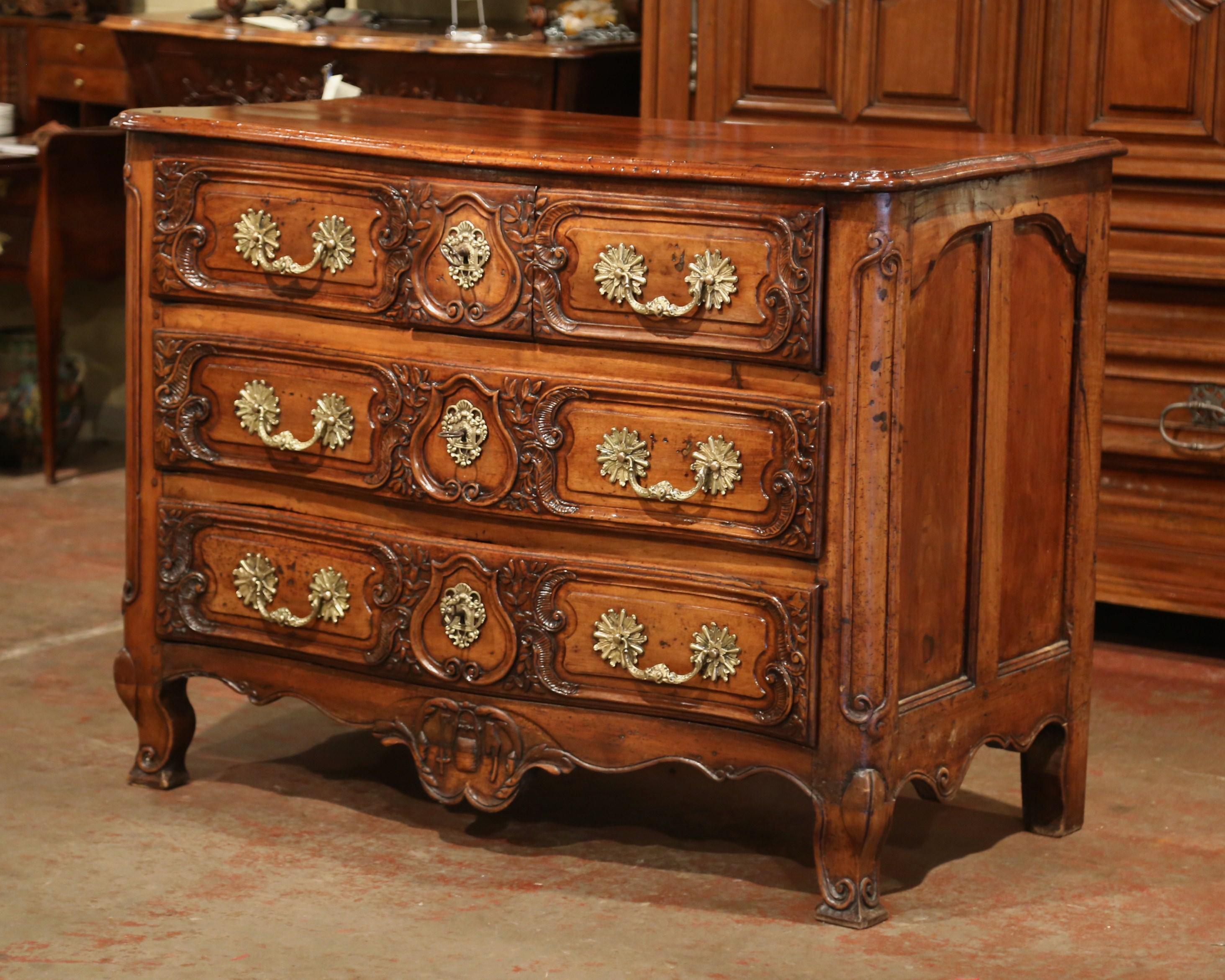 18th Century French Louis XV Carved Walnut Bombe Chest of Drawers from Lyon In Excellent Condition In Dallas, TX