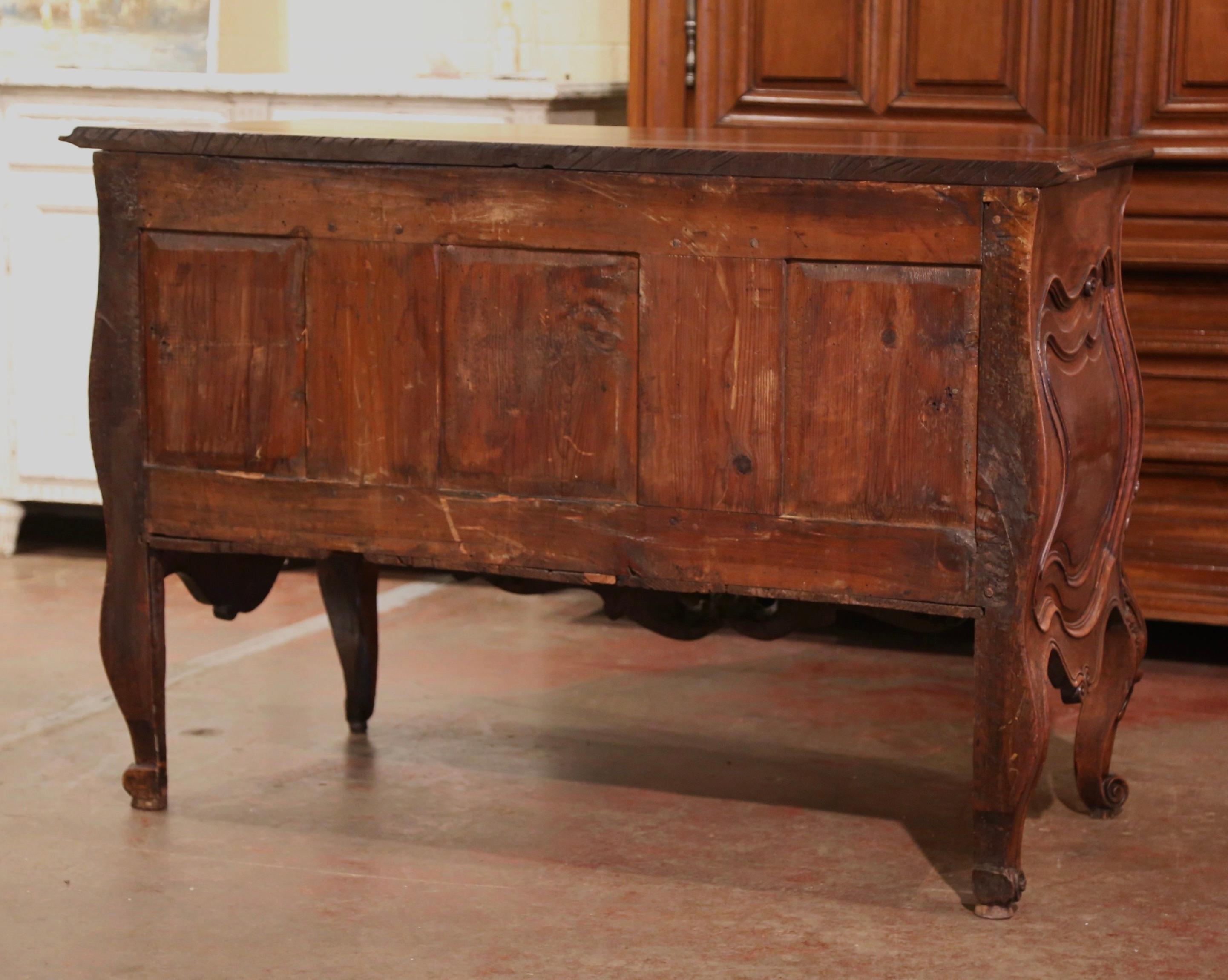 18th Century French Louis XV Carved Walnut Bombe Two-Drawer Commode from Nimes  For Sale 9