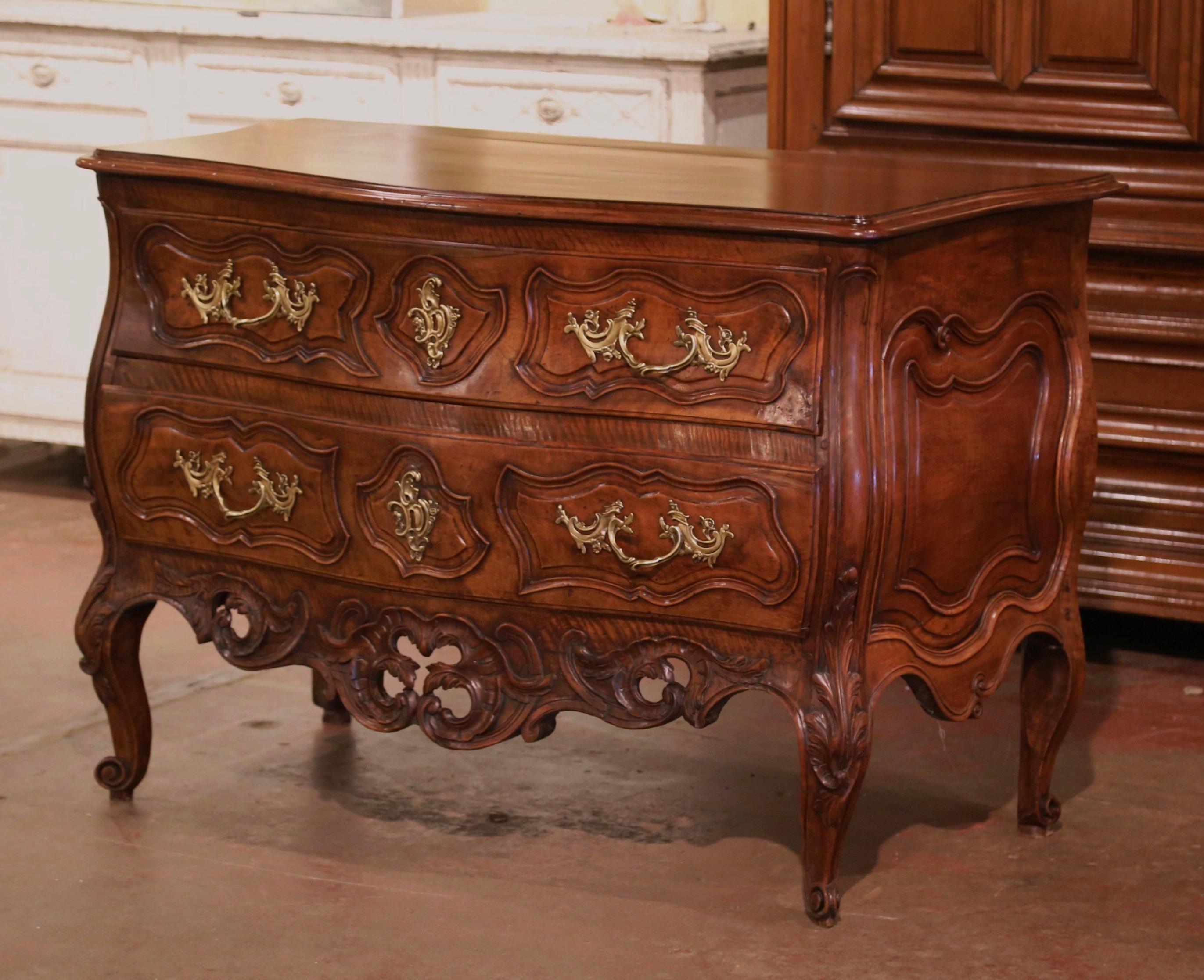 18th Century French Louis XV Carved Walnut Bombe Two-Drawer Commode from Nimes  In Excellent Condition For Sale In Dallas, TX