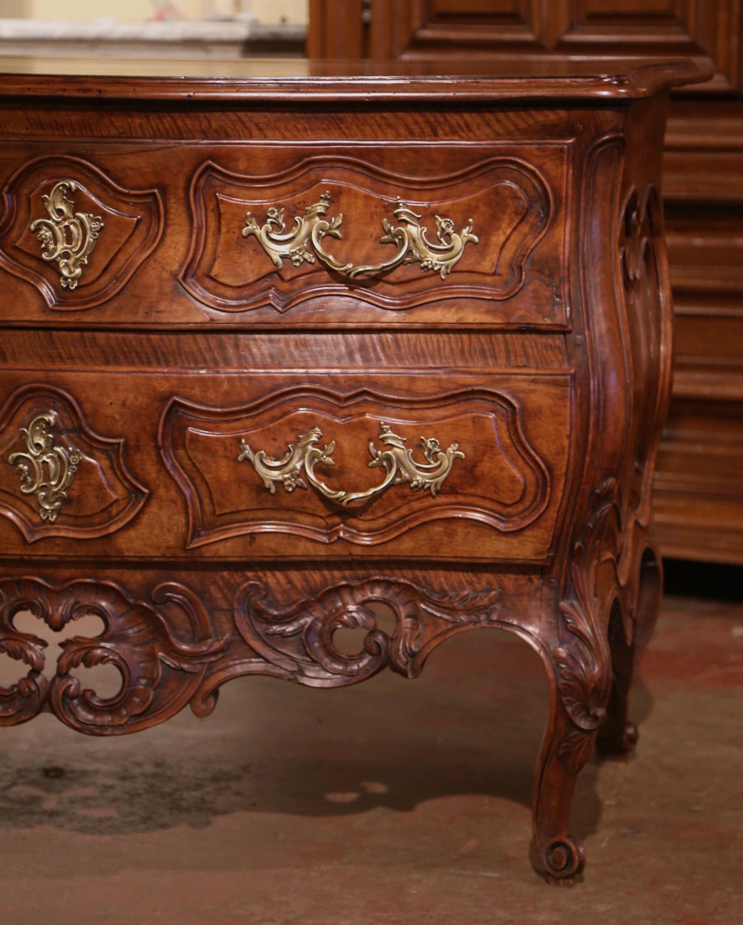 18th Century French Louis XV Carved Walnut Bombe Two-Drawer Commode from Nimes  For Sale 2