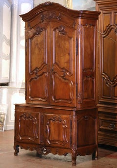 18th Century French Louis XV Carved Walnut Buffet Deux Corps from Provence