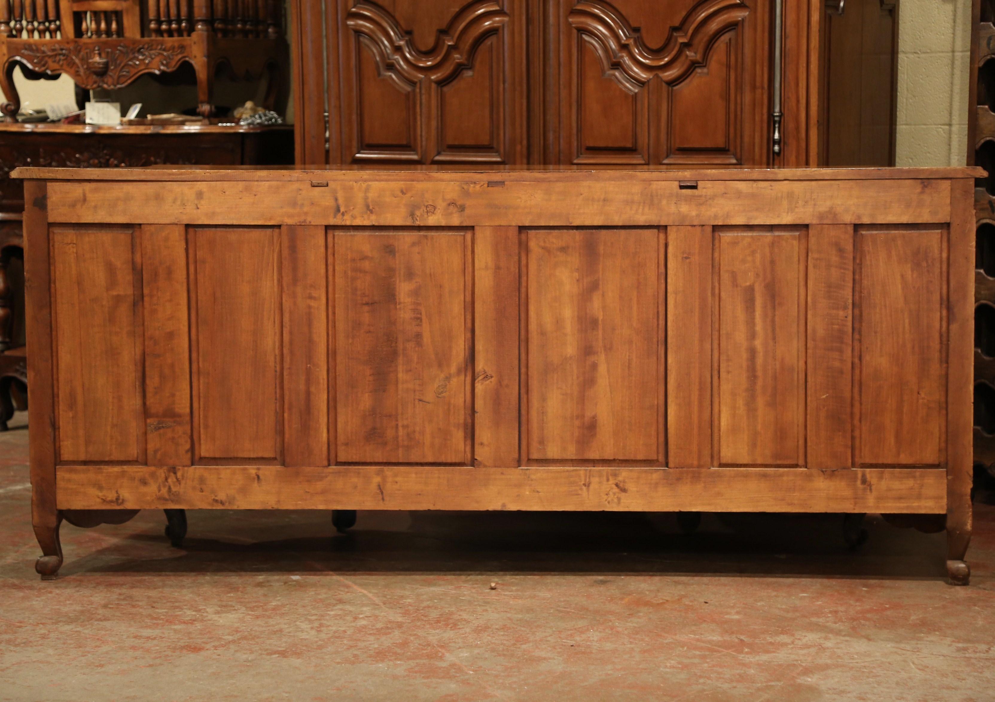 18th Century French Louis XV Carved Walnut Four-Door Serpentine Buffet Enfilade 5