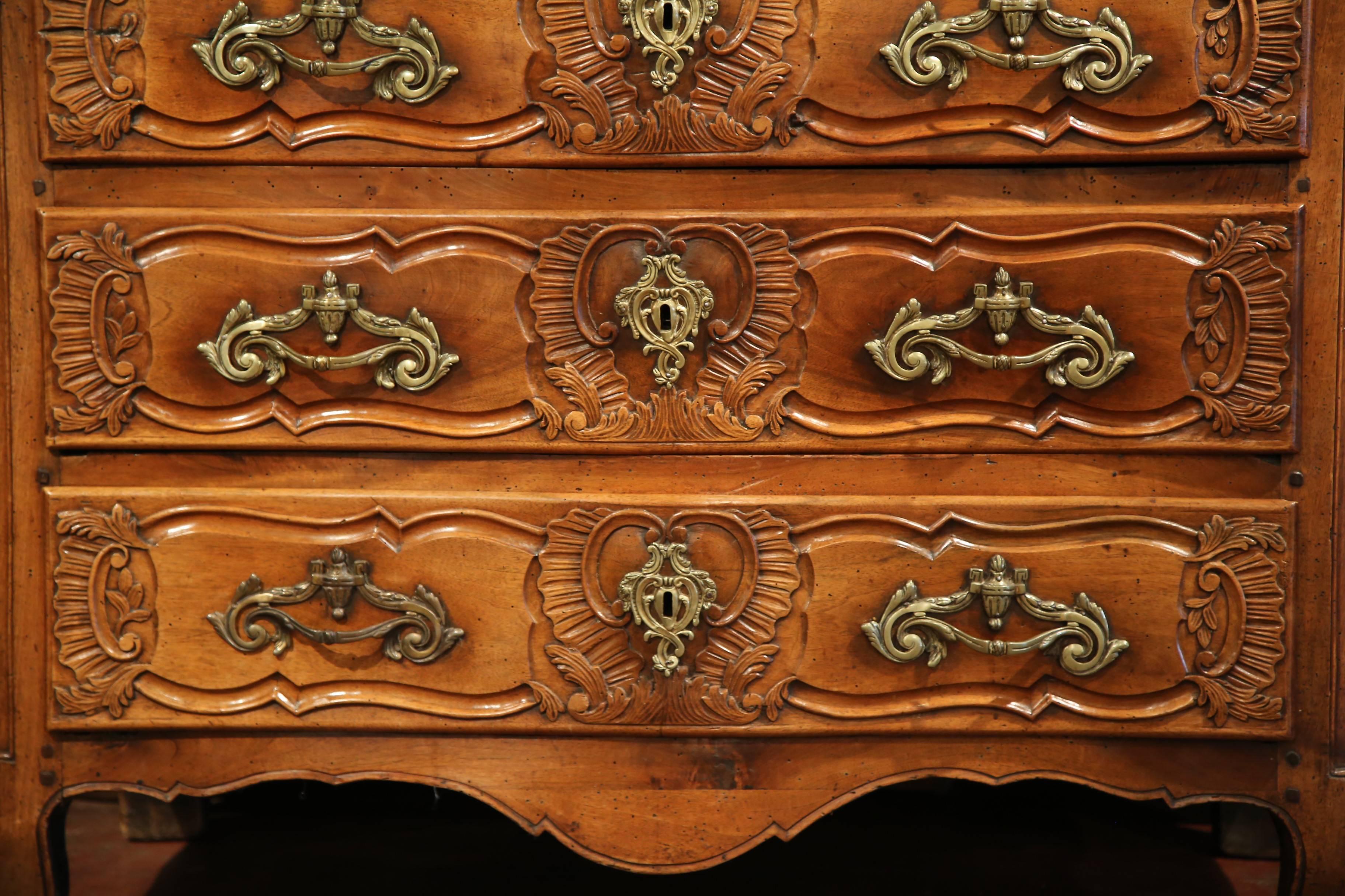 18th Century French Louis XV Carved Walnut Serpentine Chest of Drawers from Lyon In Excellent Condition In Dallas, TX