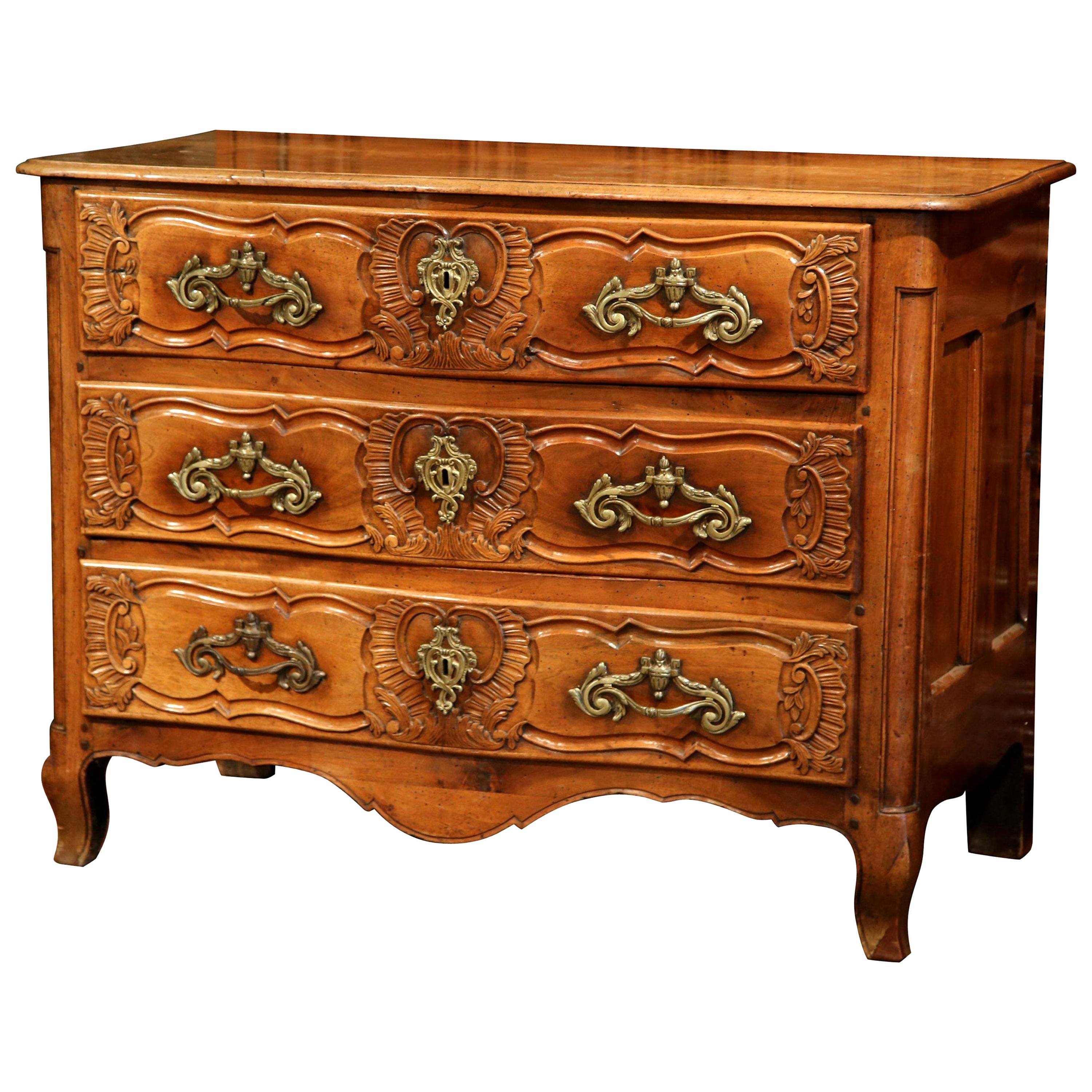 18th Century French Louis XV Carved Walnut Serpentine Chest of Drawers from Lyon