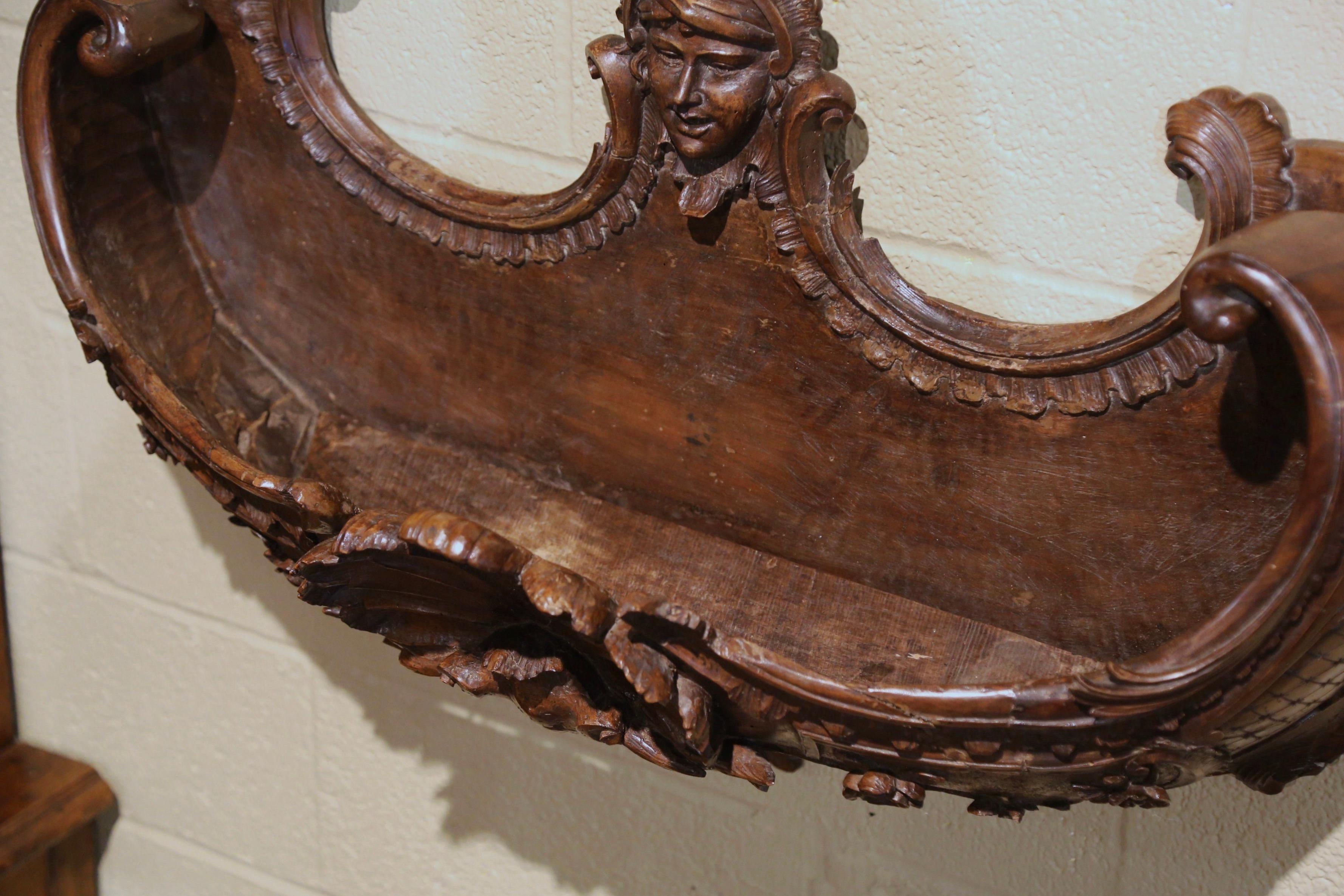 18th Century French Louis XV Carved Walnut Wall Jardiniere with Shell Motif In Excellent Condition For Sale In Dallas, TX