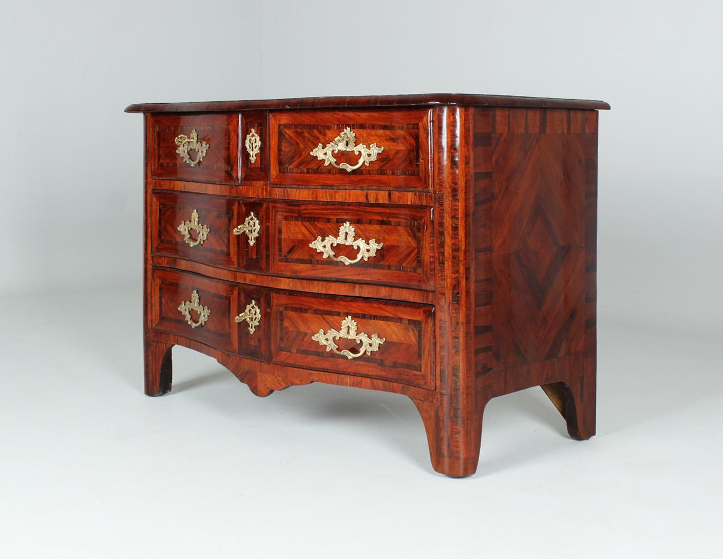 18th Century French Louis XV Chest of Drawers, Palisander, 1740s In Good Condition For Sale In Greven, DE
