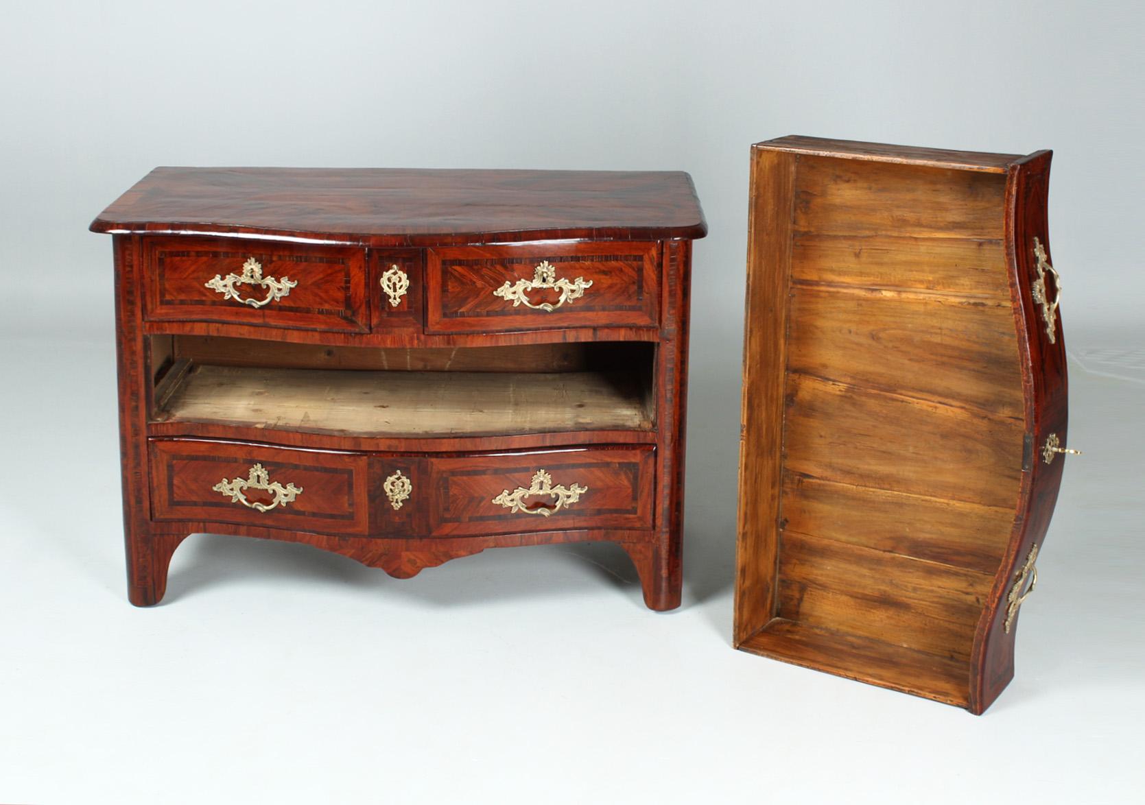 18th Century French Louis XV Chest of Drawers, Palisander, 1740s For Sale 2