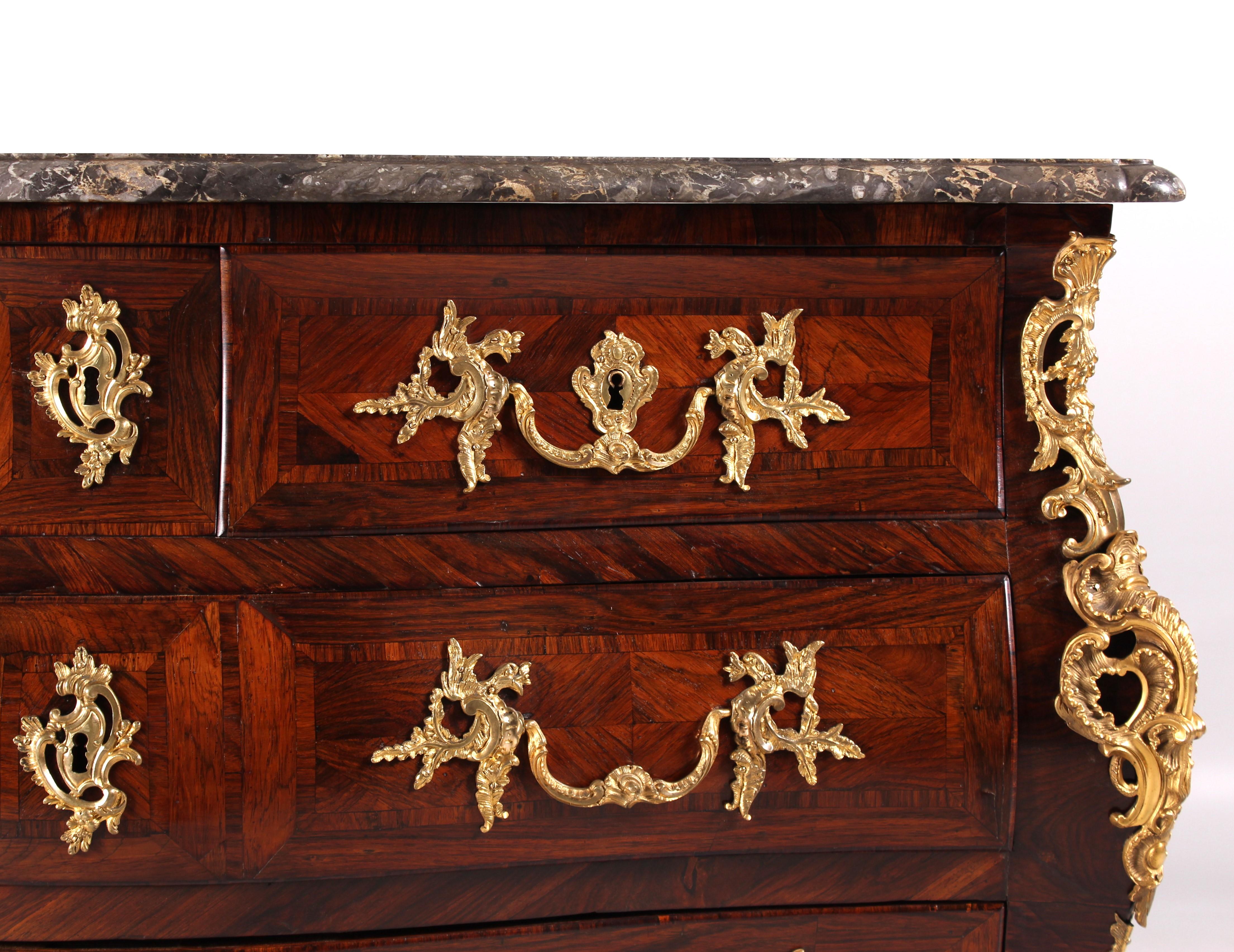 18th Century French Louis XV Chest of Drawers, stamped COULON, Paris circa 1750 For Sale 5