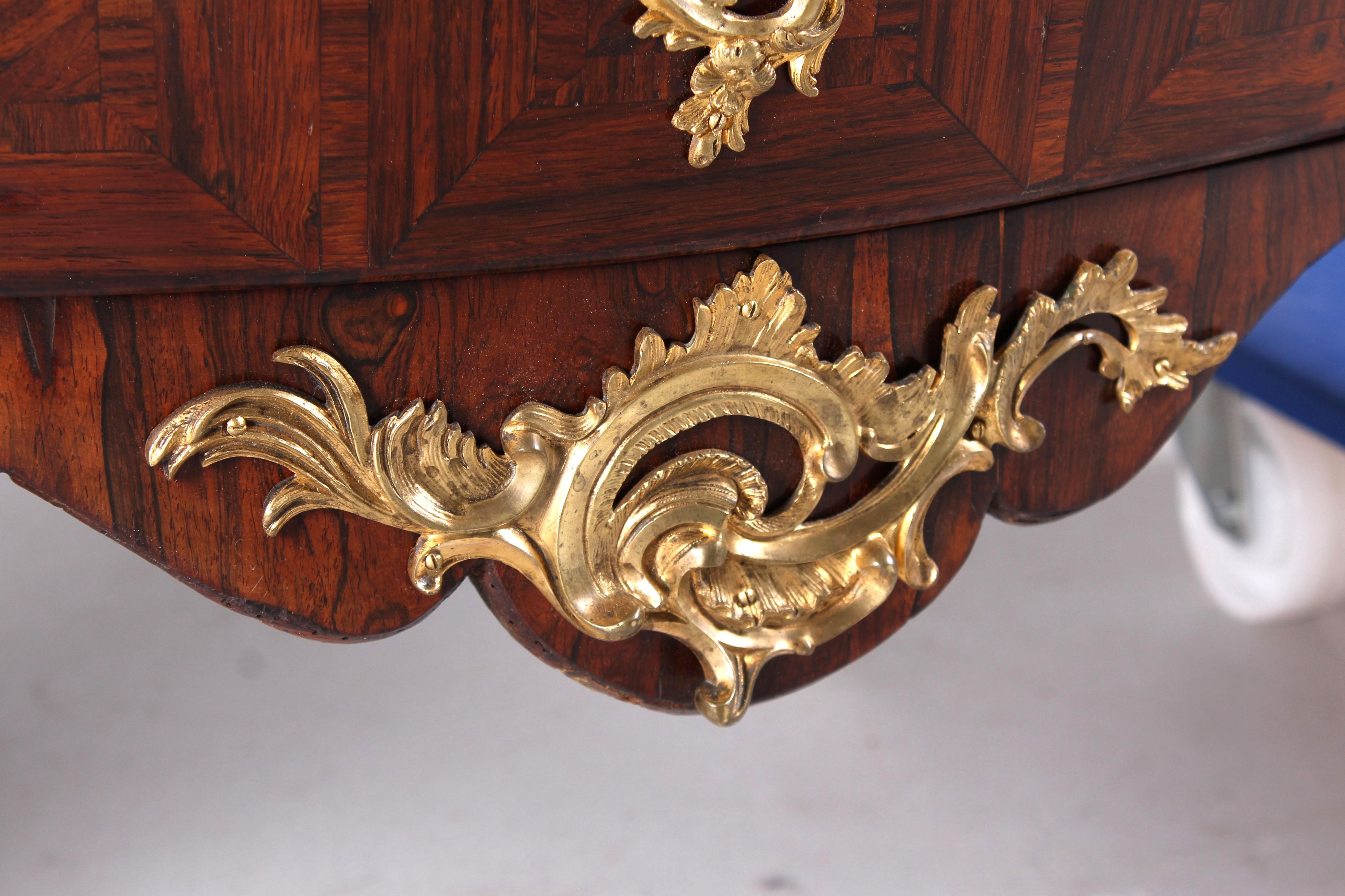 18th Century French Louis XV Chest of Drawers, stamped COULON, Paris circa 1750 For Sale 8