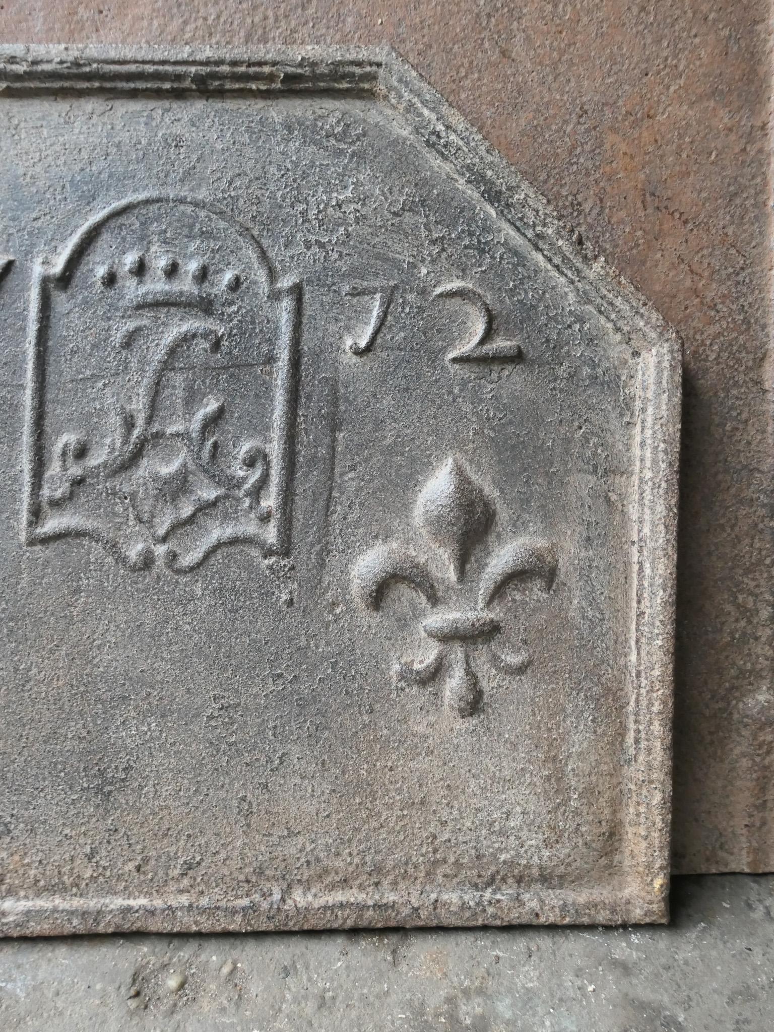 18th Century and Earlier 18th Century French Louis XV 'Coat of Arms' Fireback / Backsplash For Sale